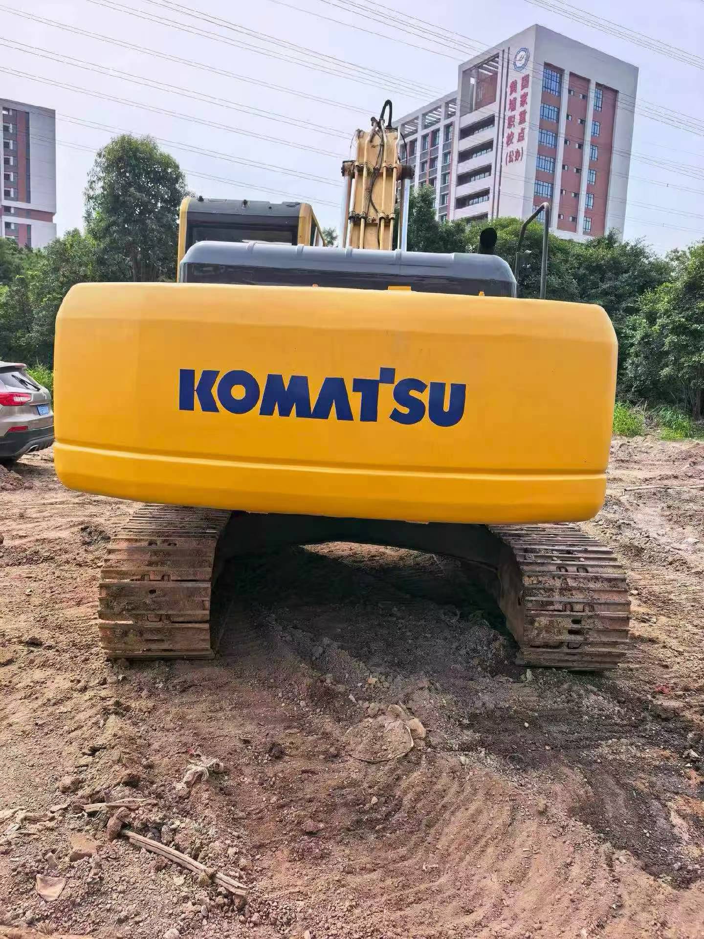 Buy Komatsu PC220-8 Used Excavator / 2