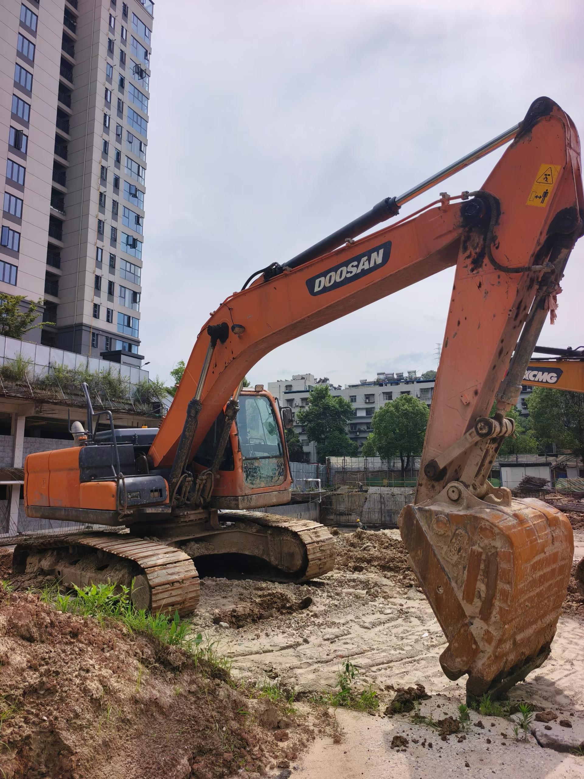 Buy Doosan S130W-3 Used Excavator / 2