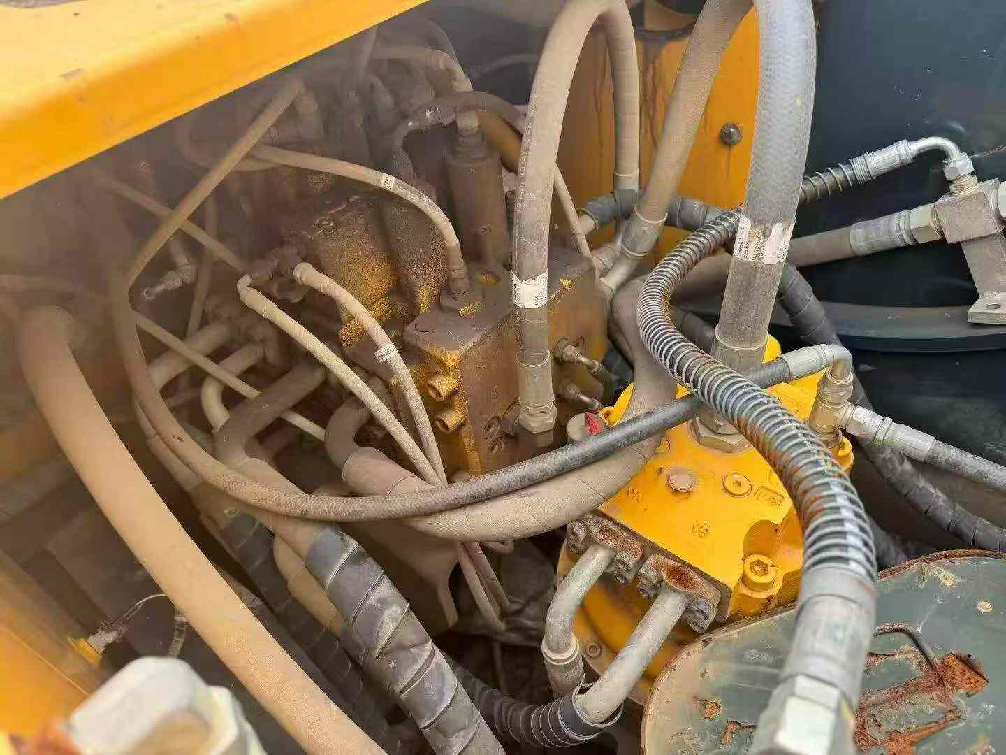 Buy Hyundai R215-7 Used Excavator / 3