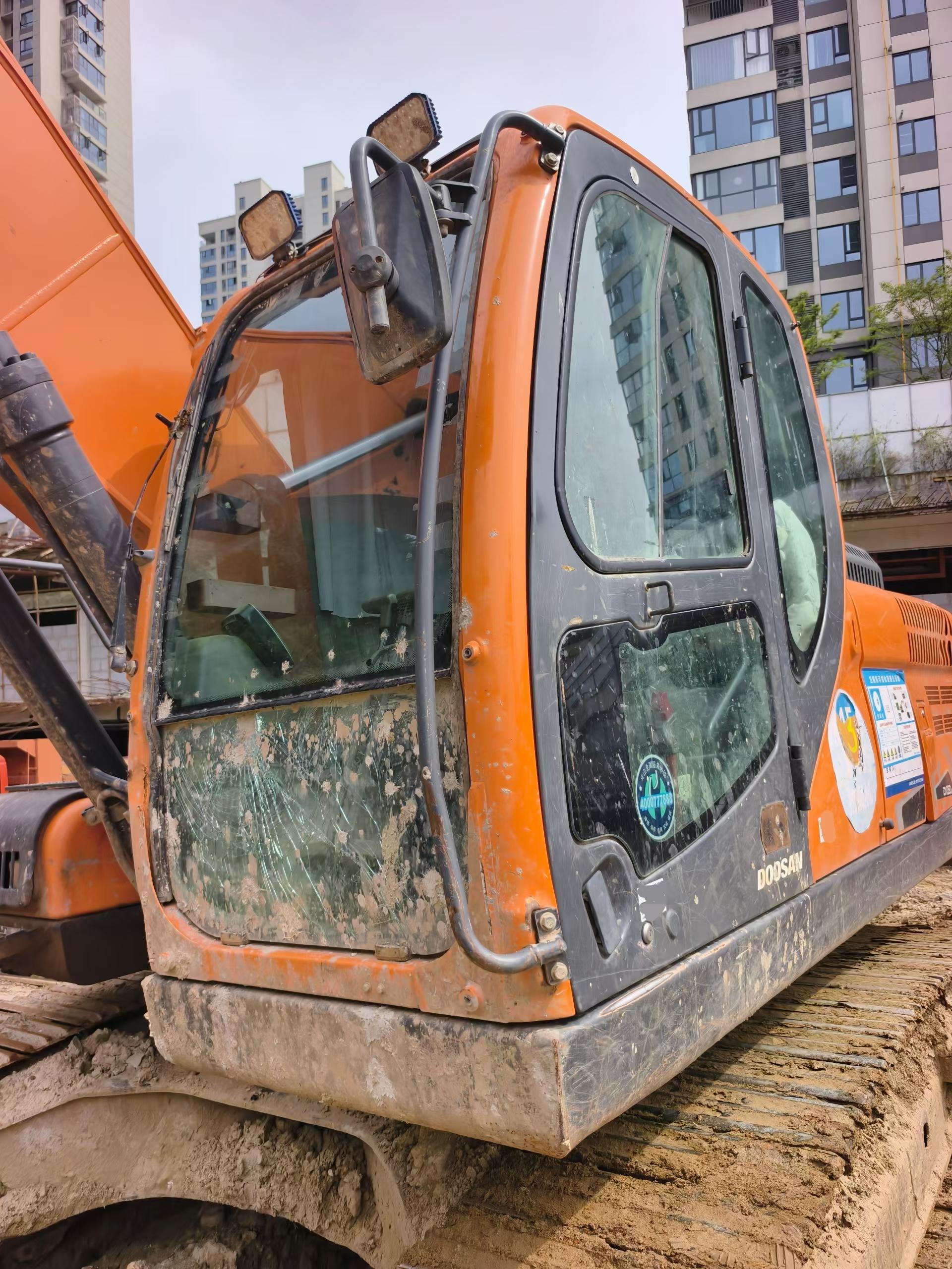 Buy Doosan S130W-3 Used Excavator / 6