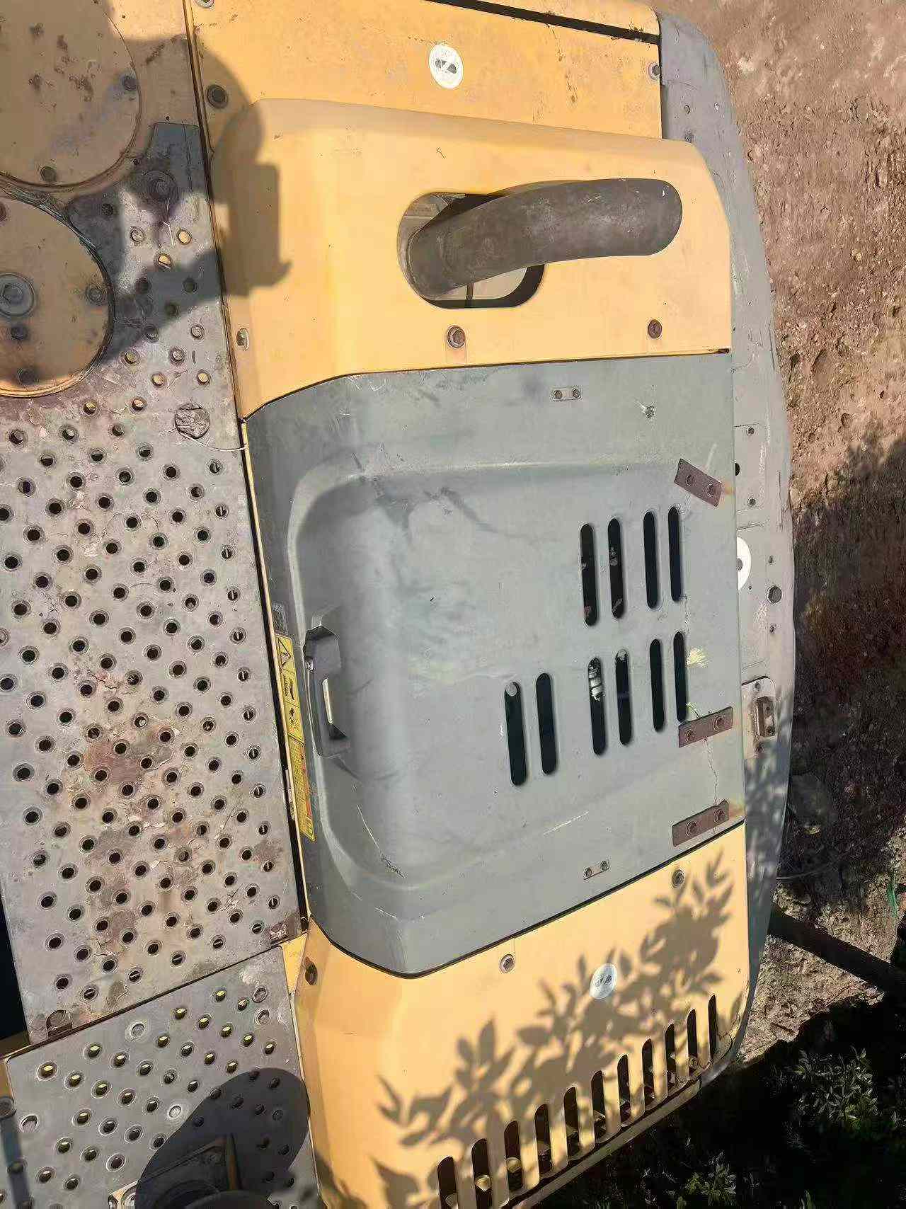 Buy Volvo L220E Used Excavator / 8