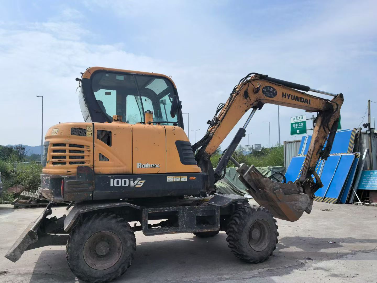 Buy Hyundai HX60 Used Excavator / 2