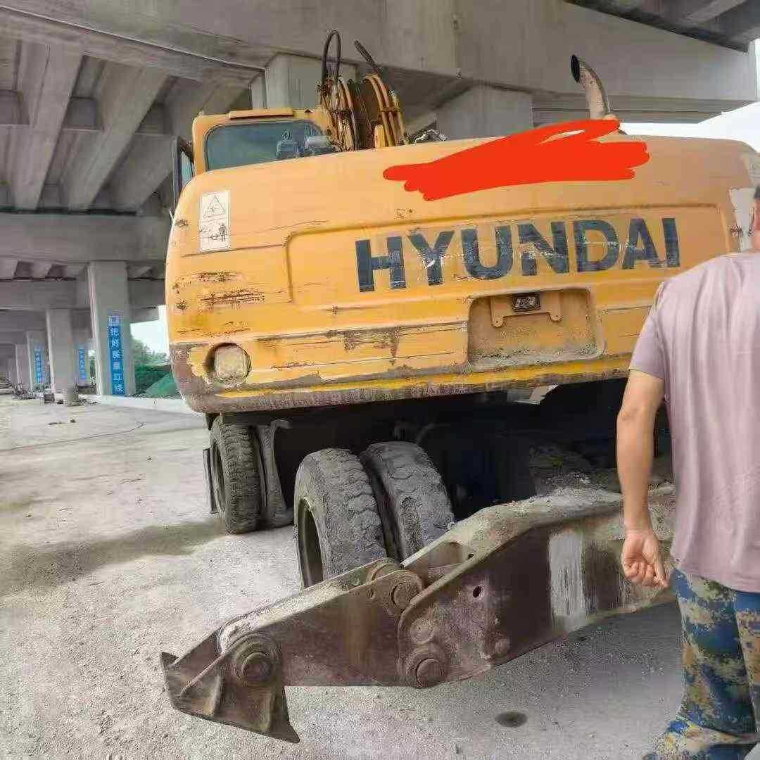 Buy Hyundai R210W Used Excavator / 5