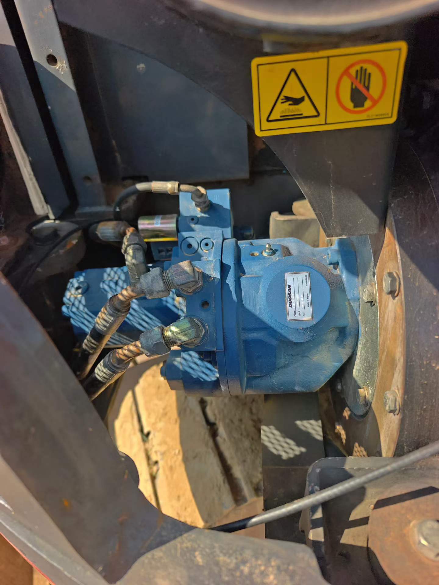 Buy Doosan DH60-7 Used Excavator / 8