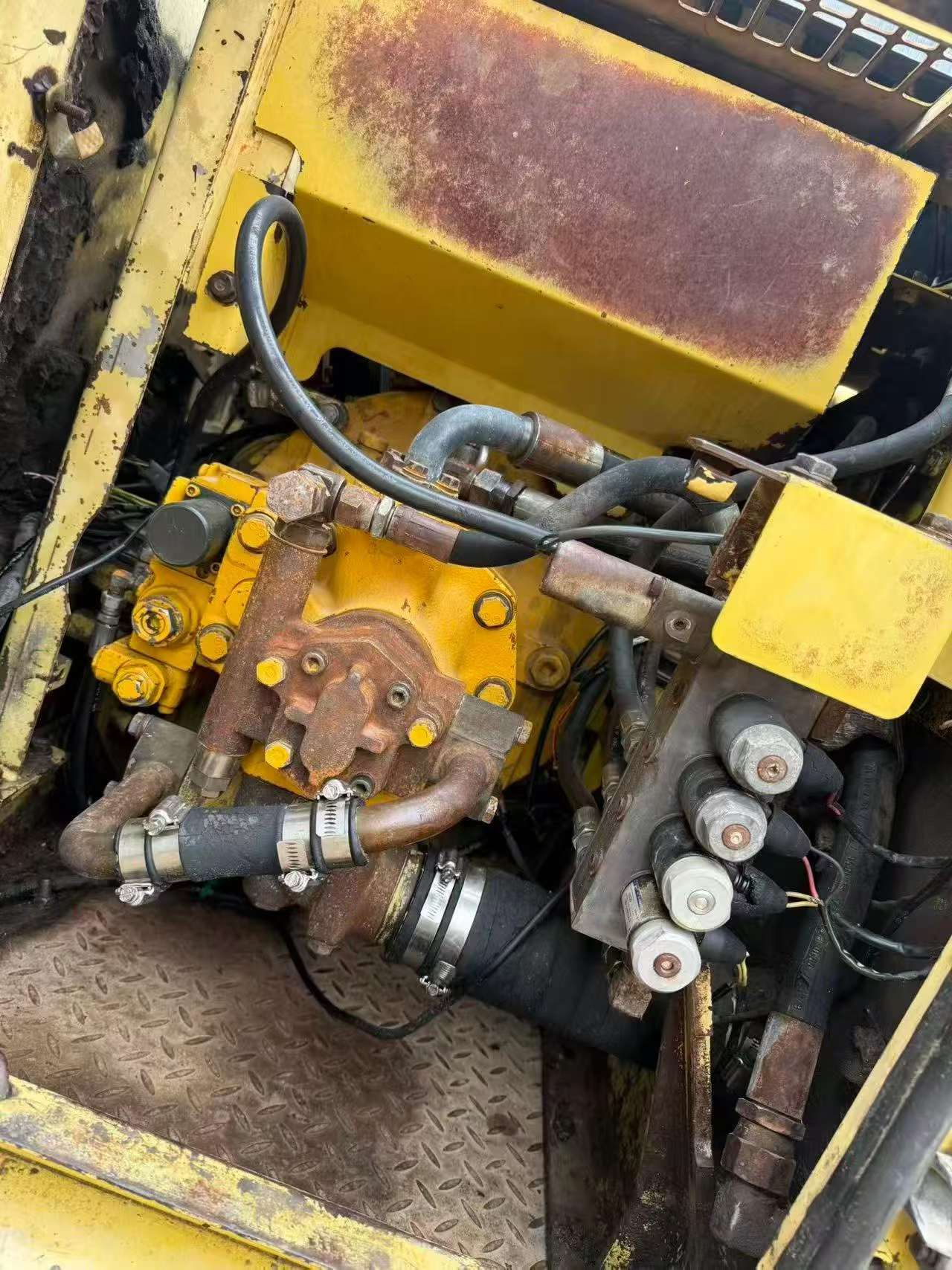 Buy Komatsu PC120-6 Used Excavator / 8