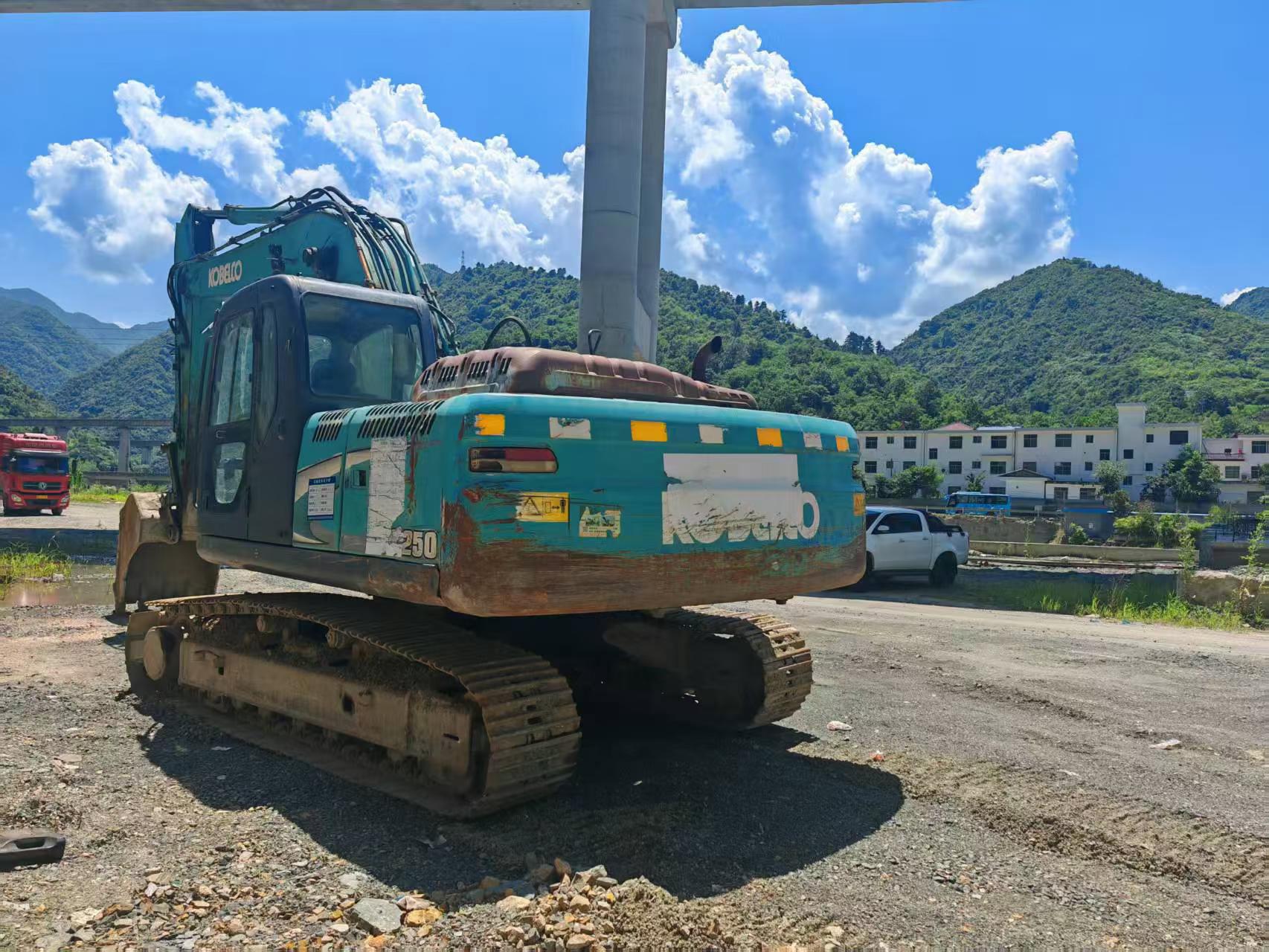 Buy Kobelco SK250-6 Used Excavator / 5
