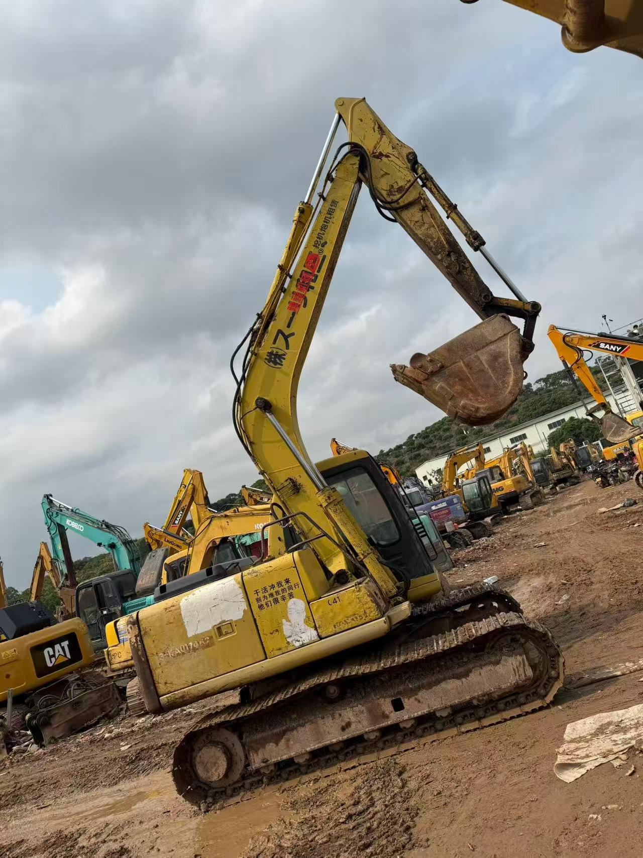Buy Komatsu PC120-6 Used Excavator / 2
