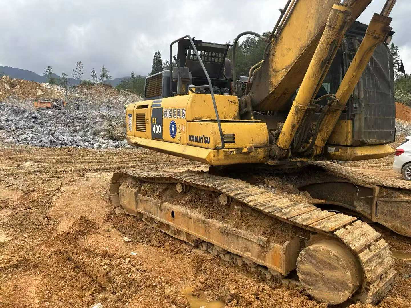 Buy Komatsu PC400-8 Used Excavator / 4