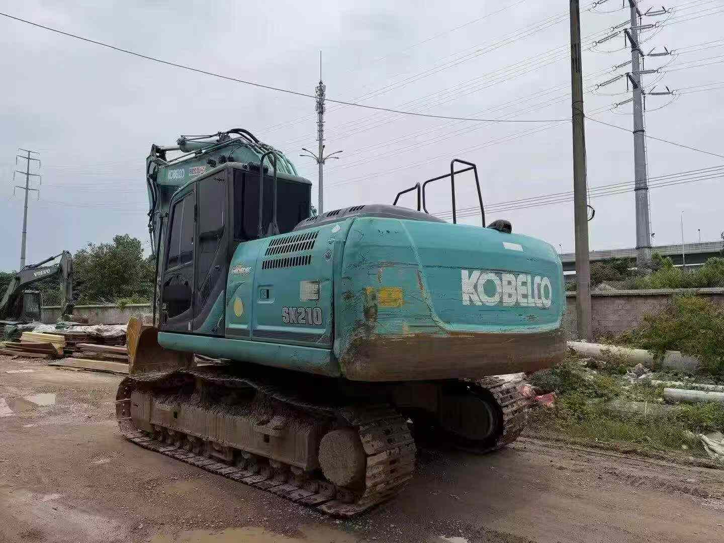 Buy Kobelco SK200 Used Excavator / 2