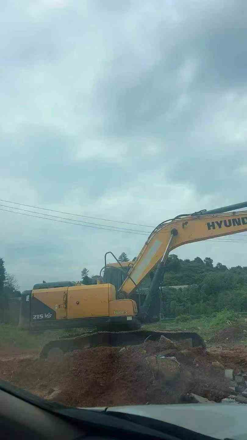 Buy Hyundai R215-7 Used Excavator / 8