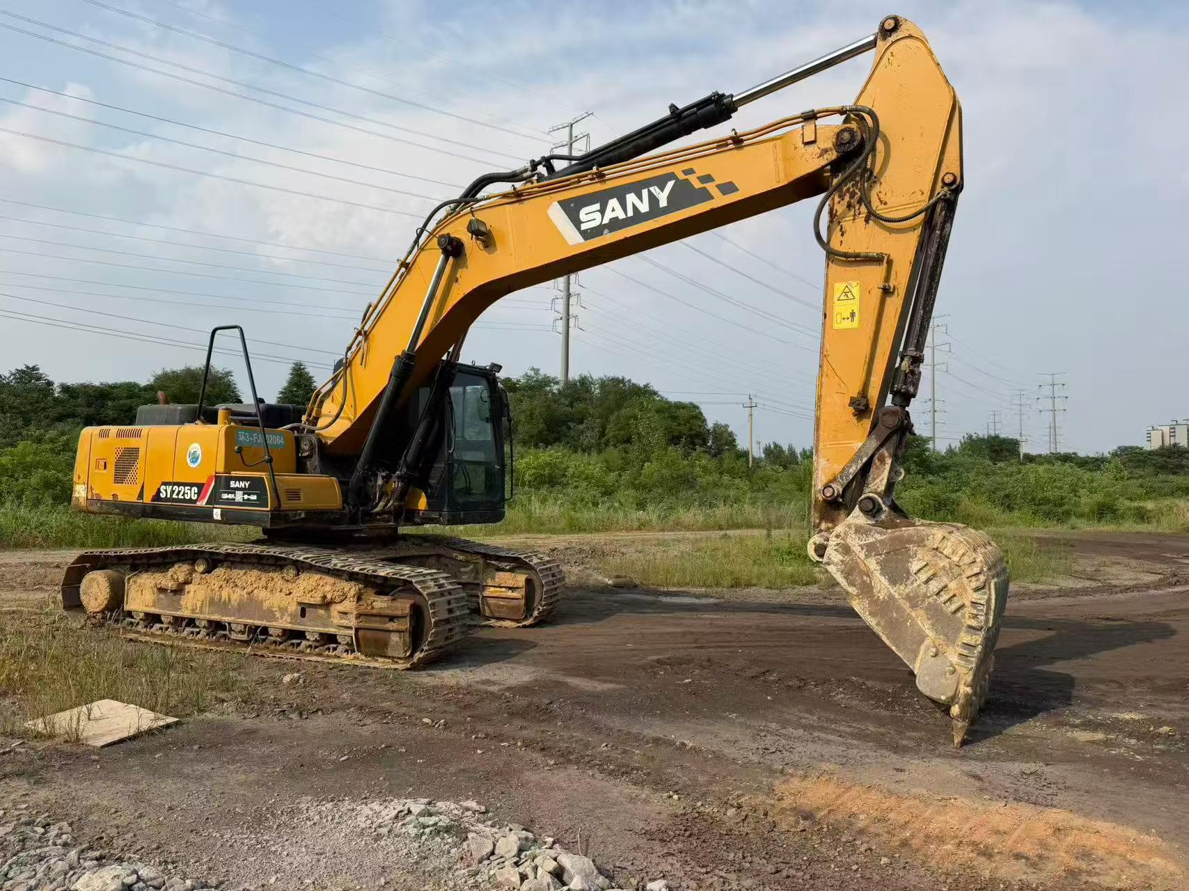 Buy Sany SY200C Used Excavator / 2