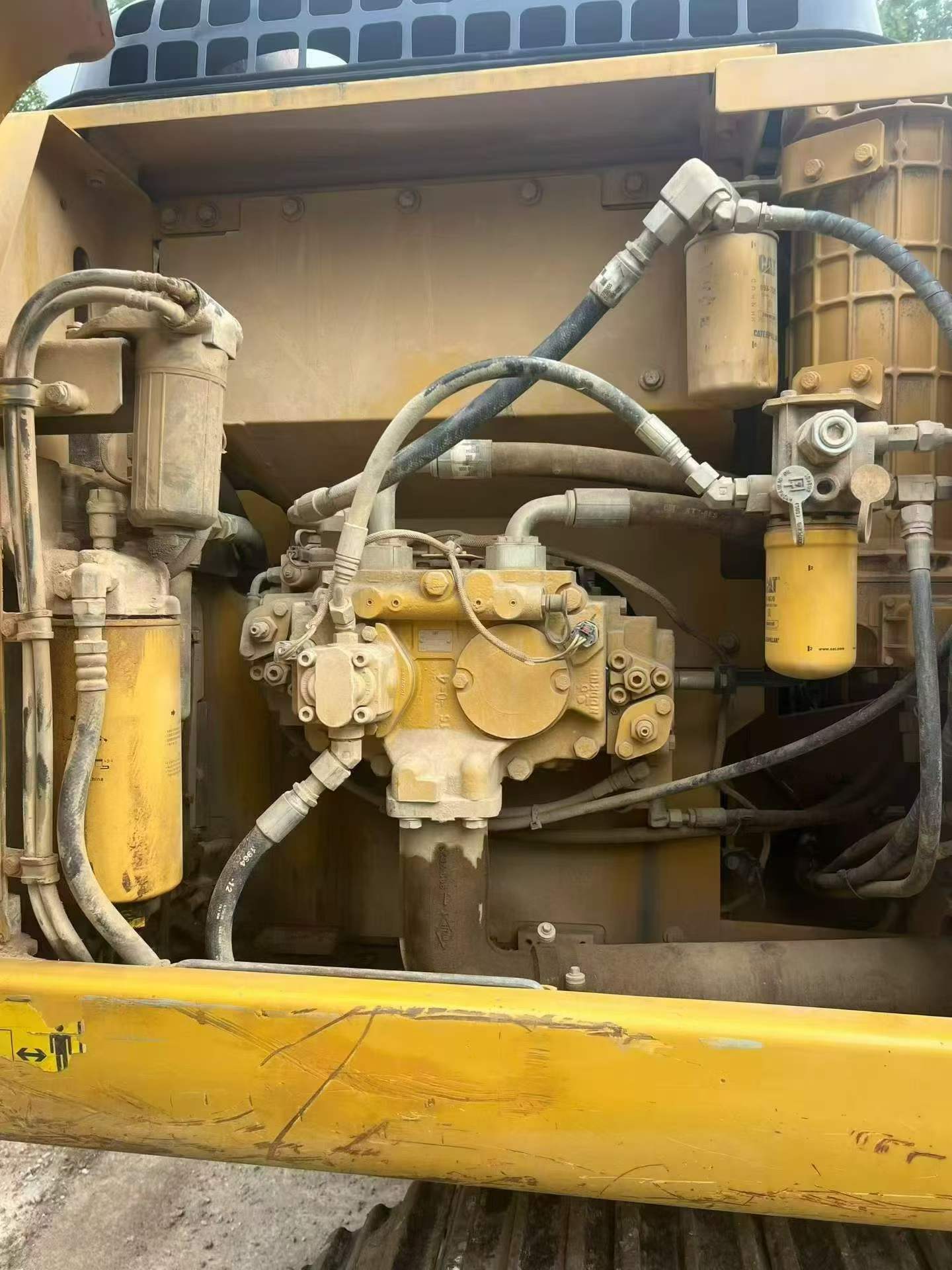 Buy Caterpillar 320D Used Excavator / 8