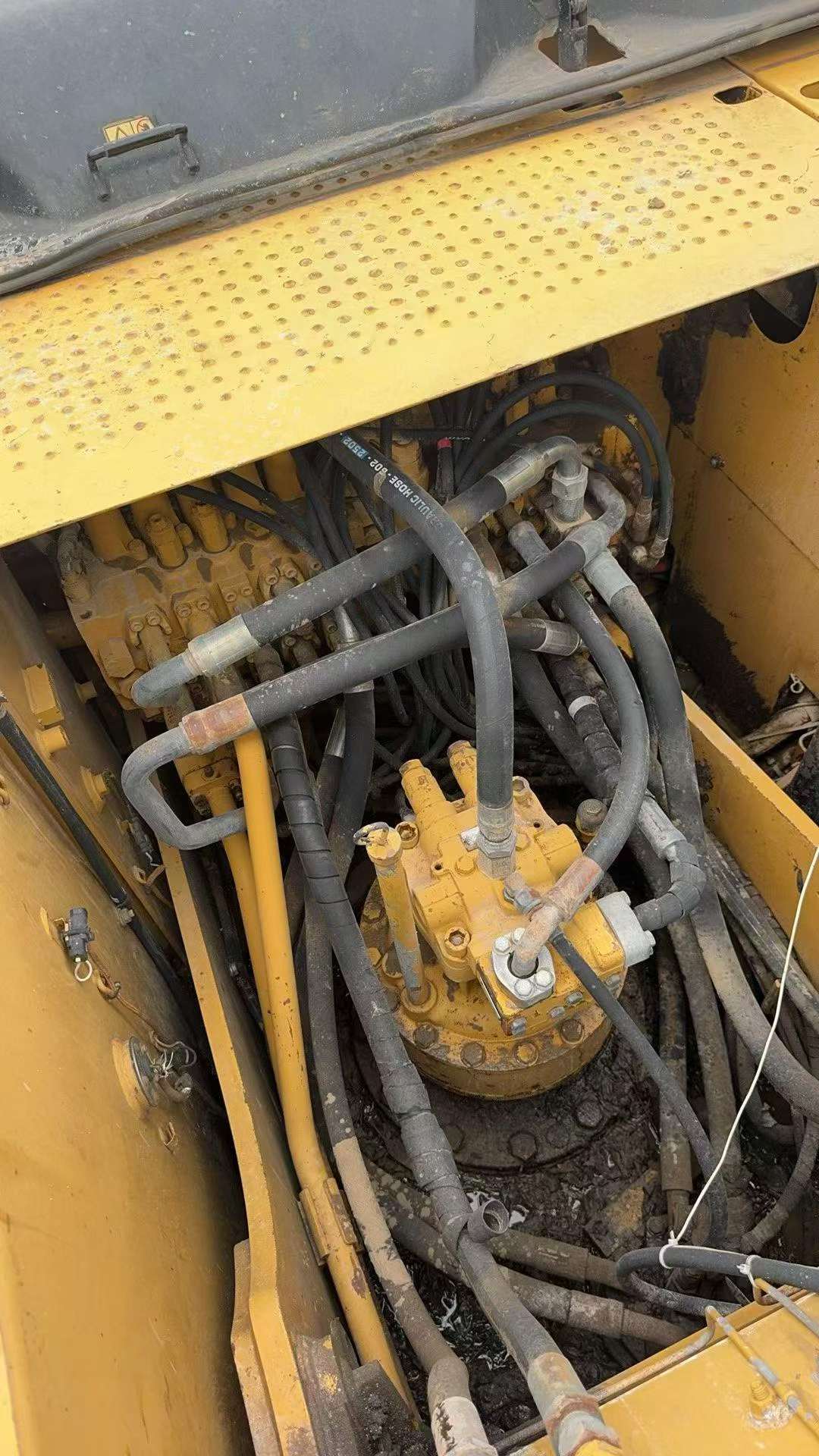 Buy Caterpillar 323 Used Excavator / 3
