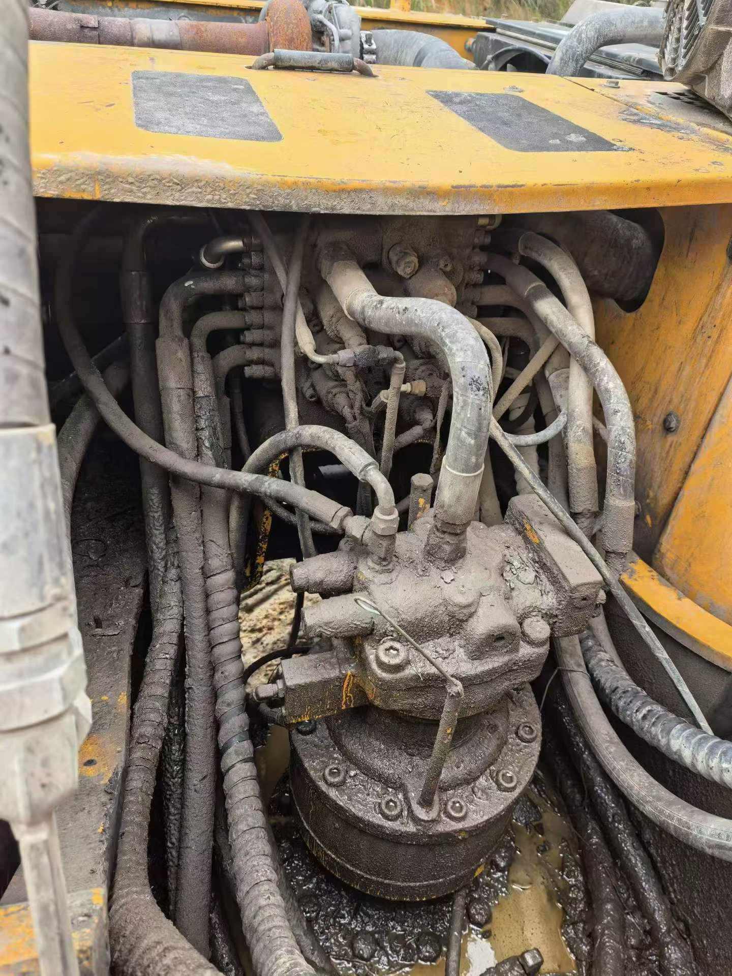 Buy Hyundai R215-7 Used Excavator / 4