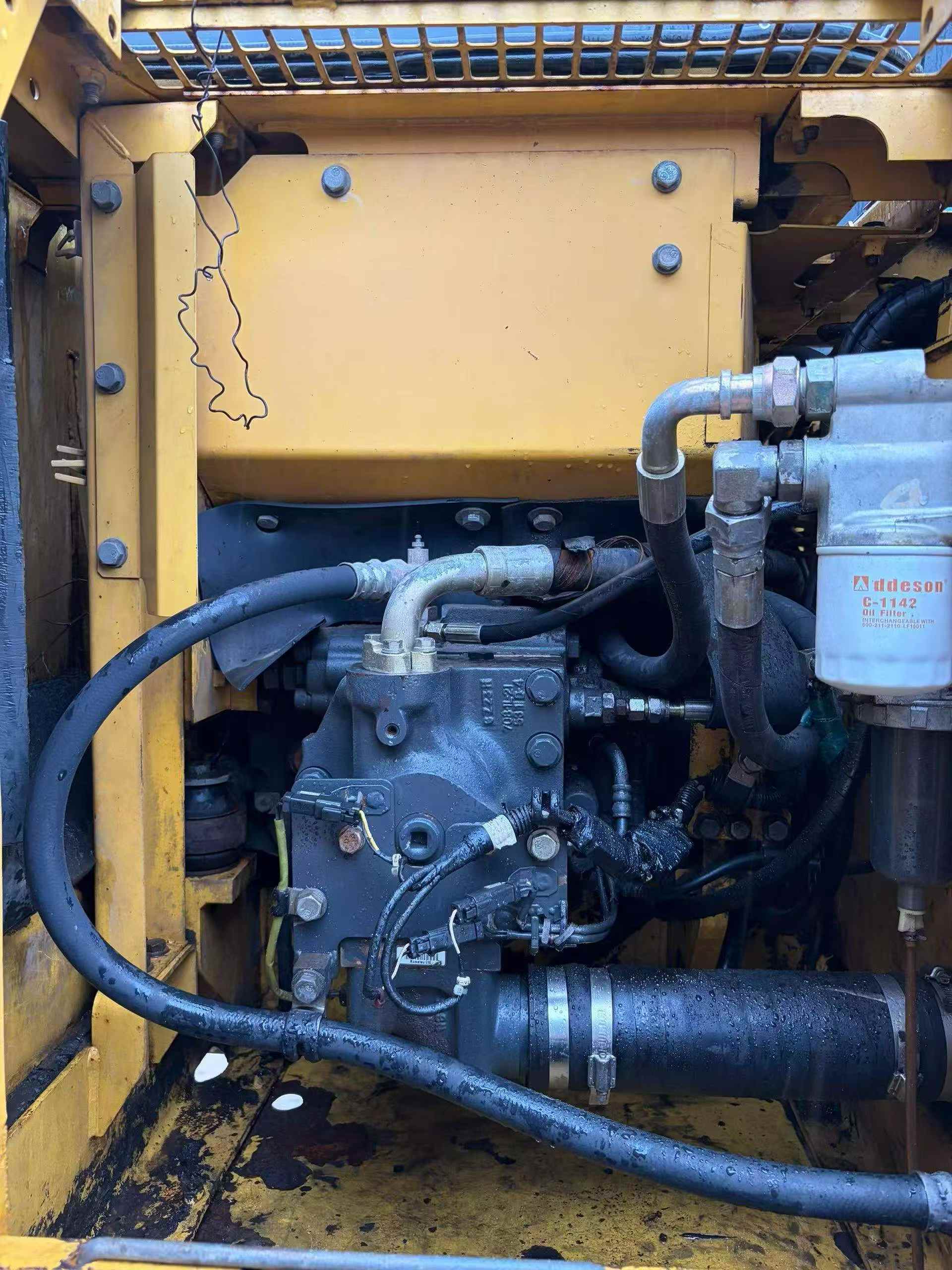 Buy Komatsu PC130 Used Excavator / 8