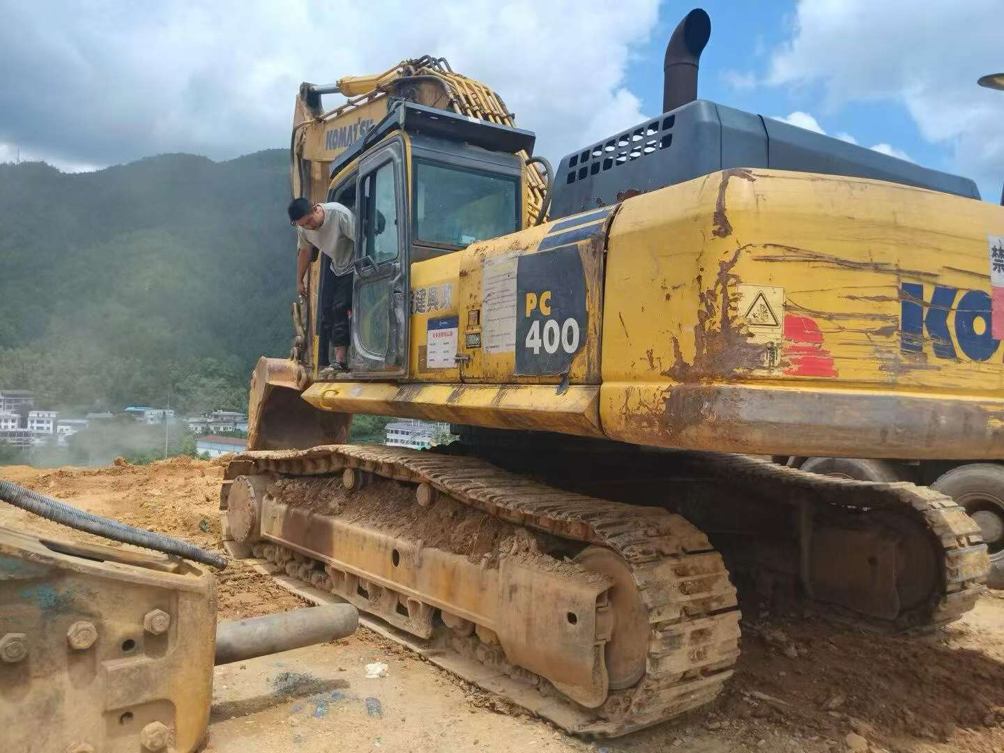 Buy Komatsu PC400-8 Used Excavator / 2