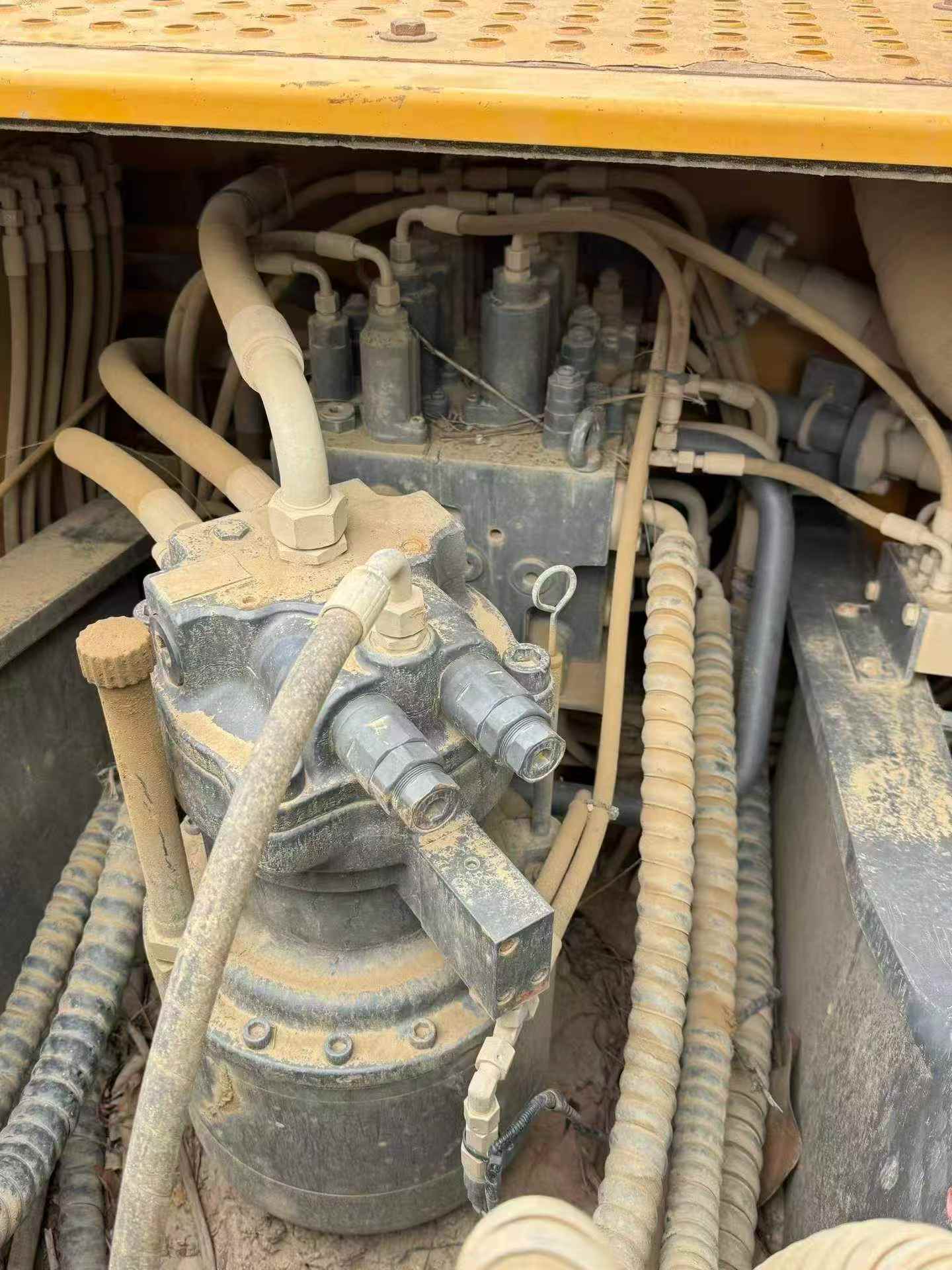 Buy XCMG XE205DA Used Excavator / 3