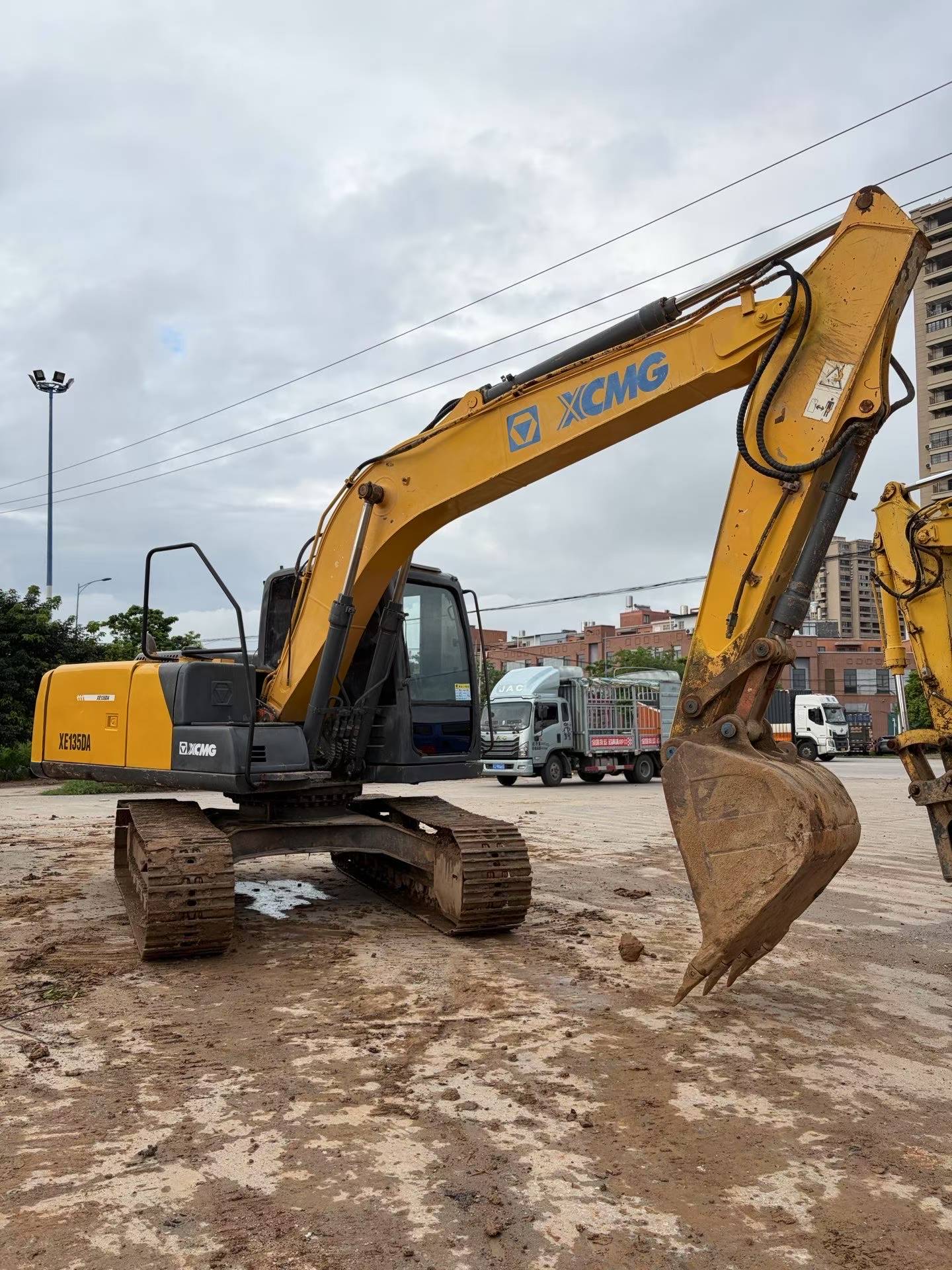 Buy XCMG XE135B Used Excavator / 2