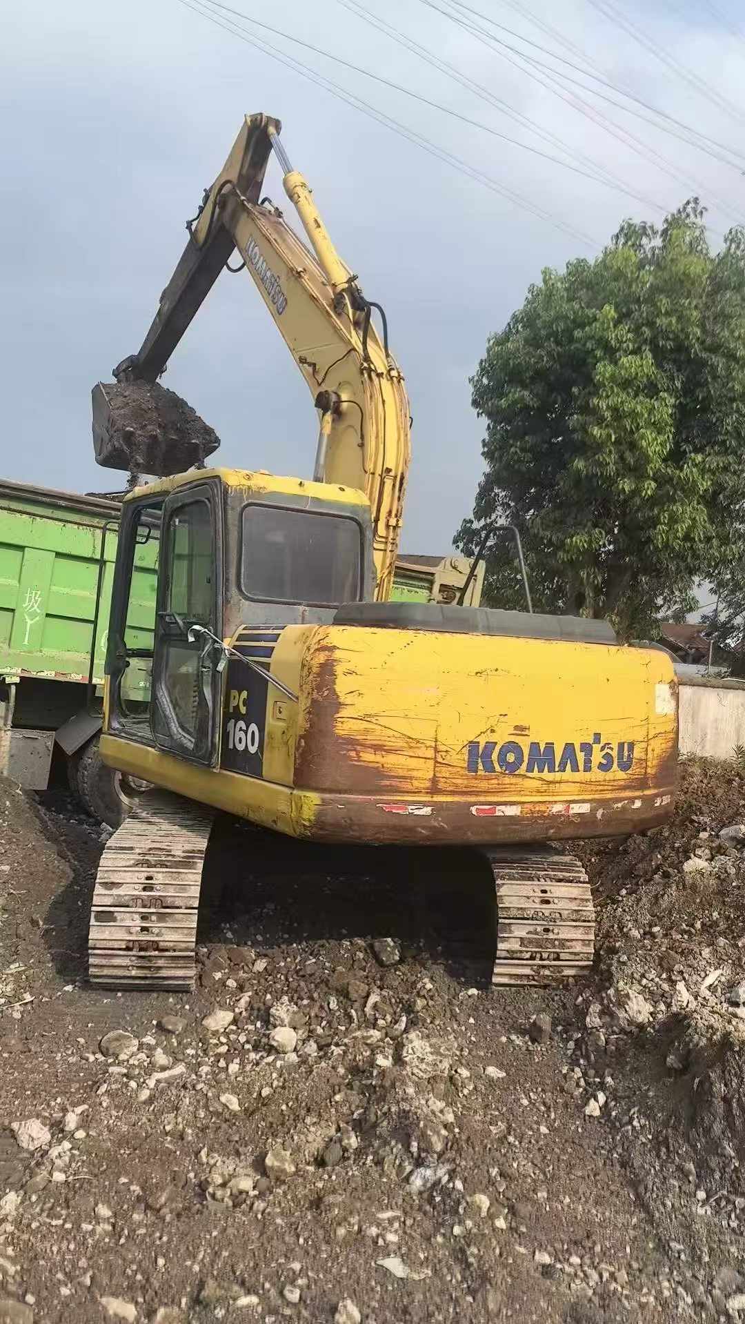 Buy Komatsu PC130-7 Used Excavator / 4