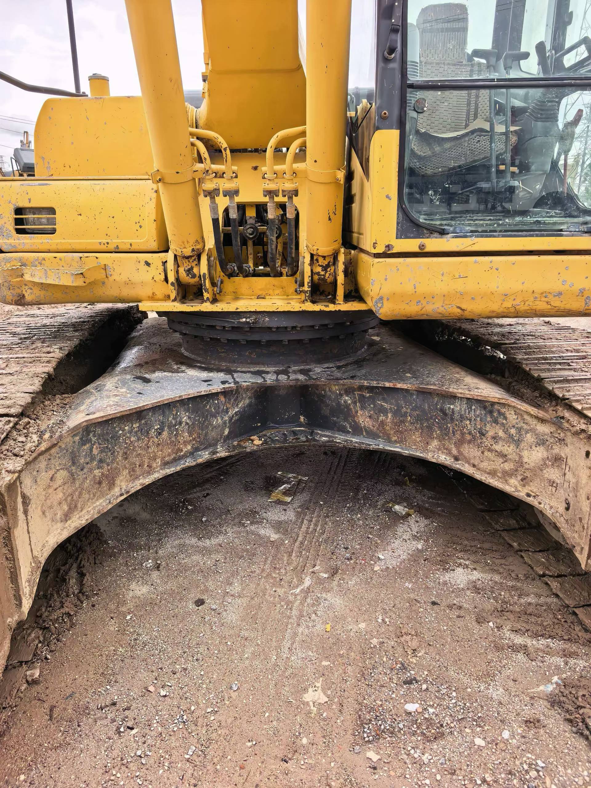 Buy Komatsu PC220-7 Used Excavator / 5