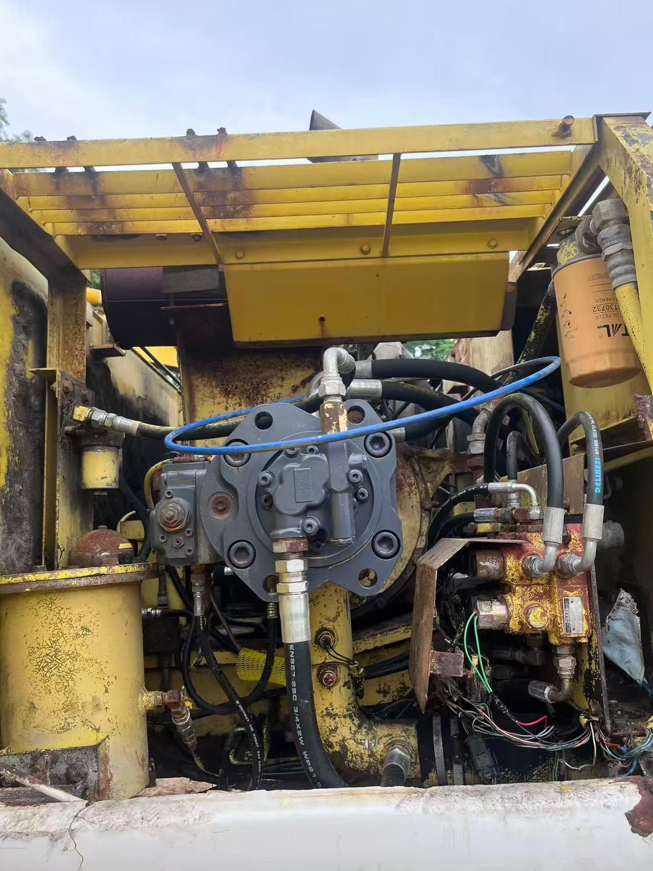 Buy Sumitomo SH200A1 Used Excavator / 7
