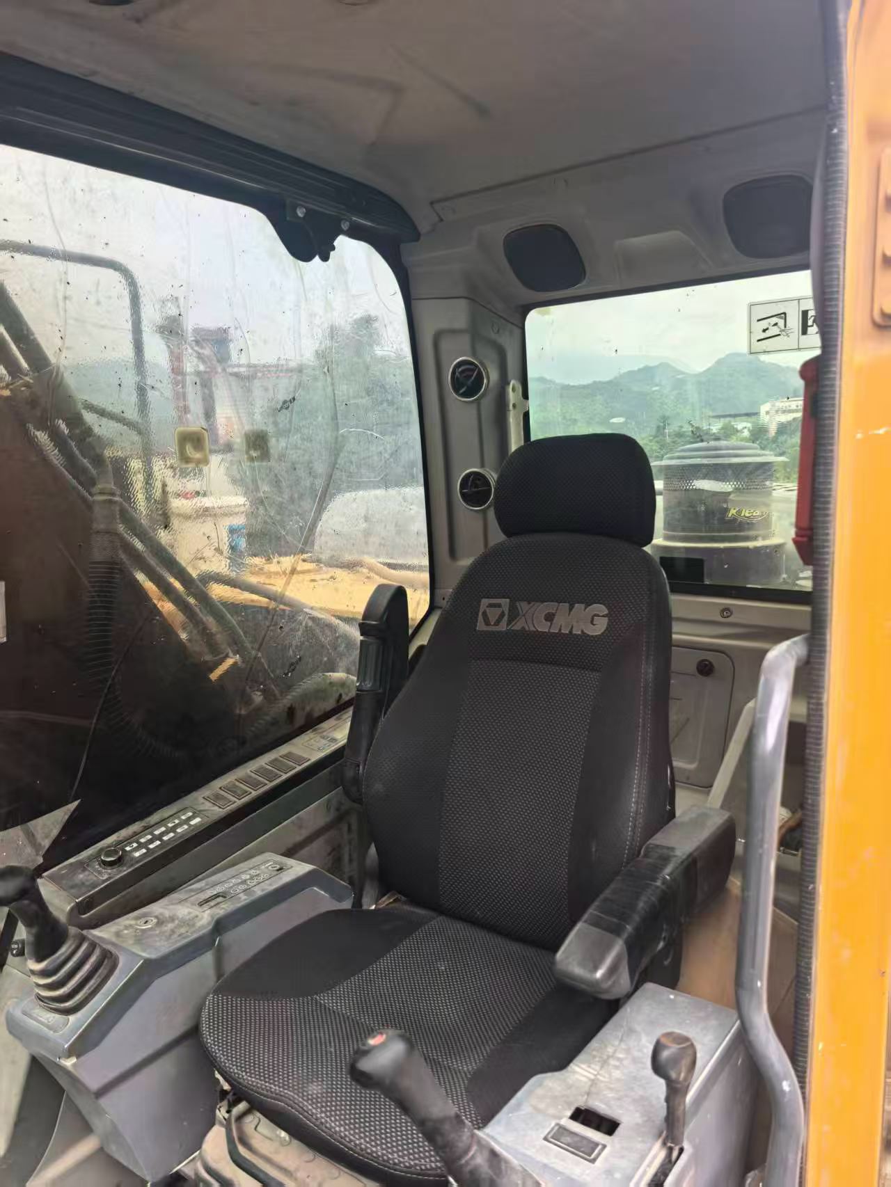 Buy XCMG XE215 Used Excavator / 5