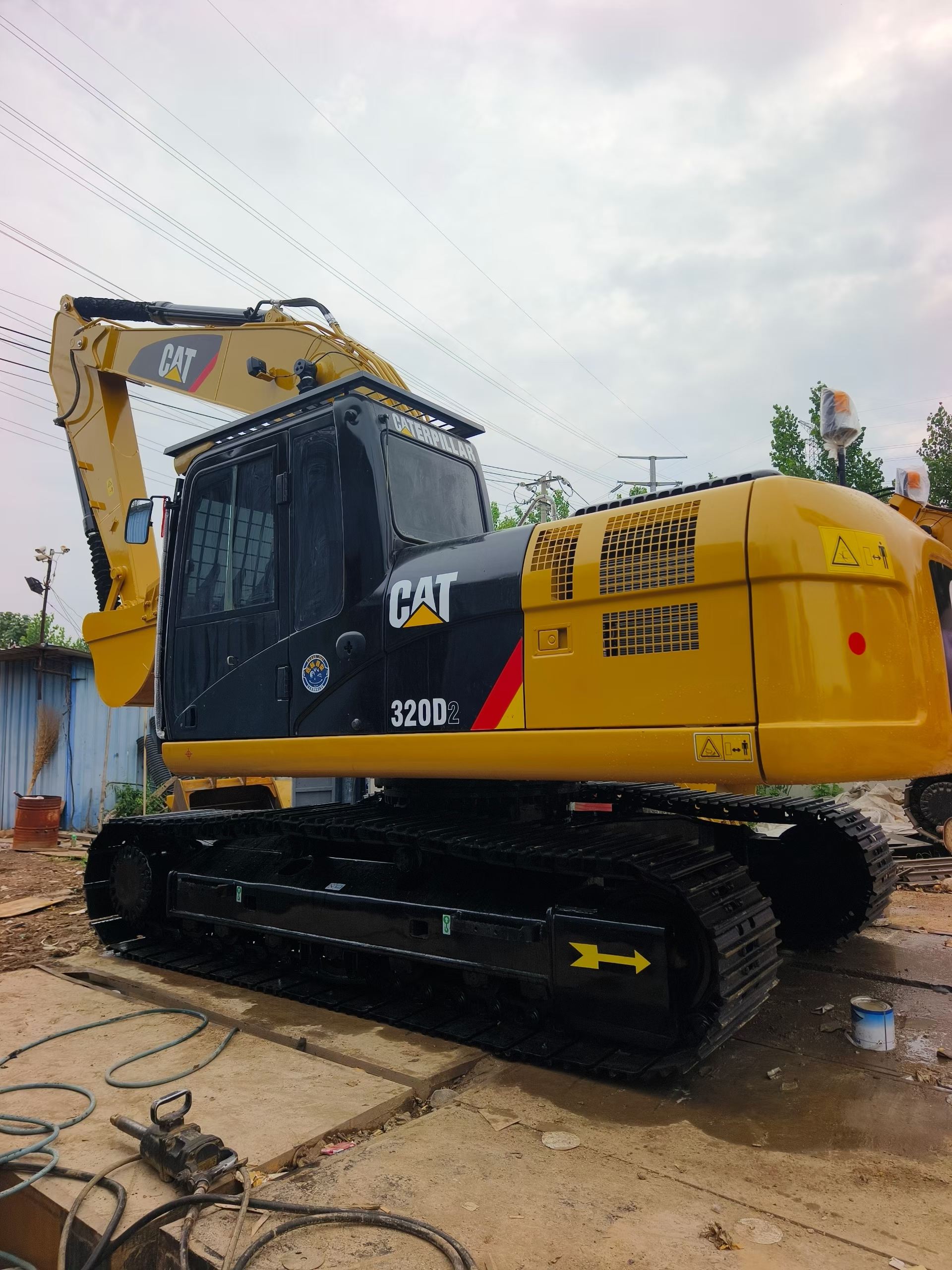 Buy Caterpillar 320D Used Excavator / 9
