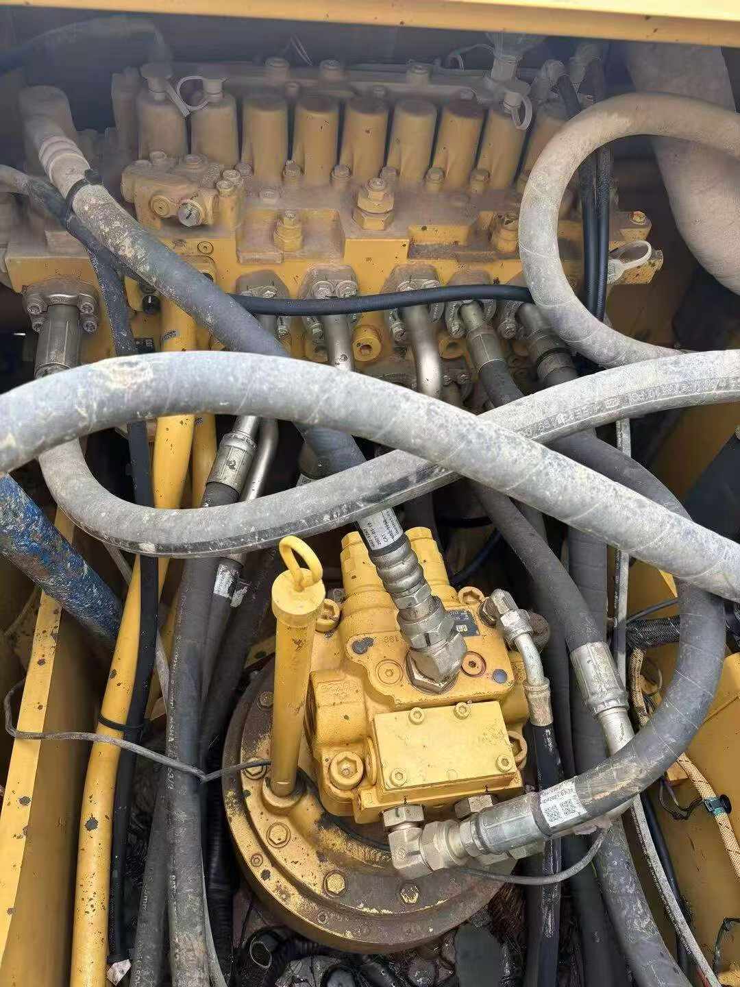 Buy Caterpillar 323 Used Excavator / 4