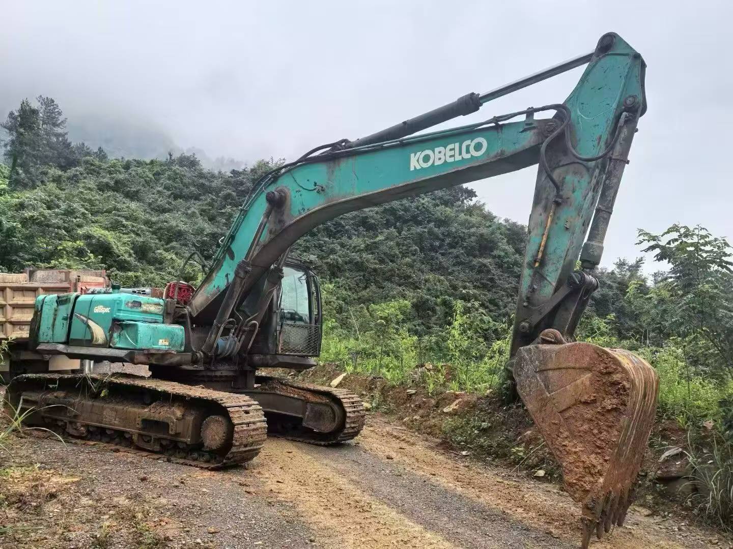 Buy Kobelco SK270D Used Excavator / 2