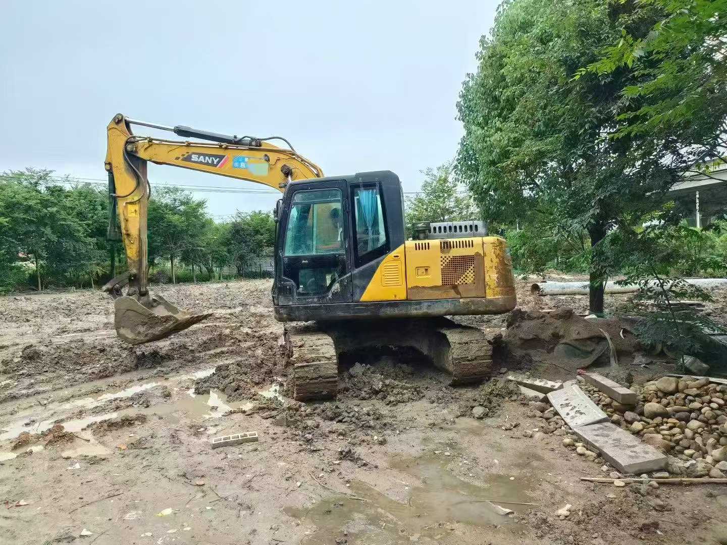 Buy Sany SY125C Used Excavator / 2