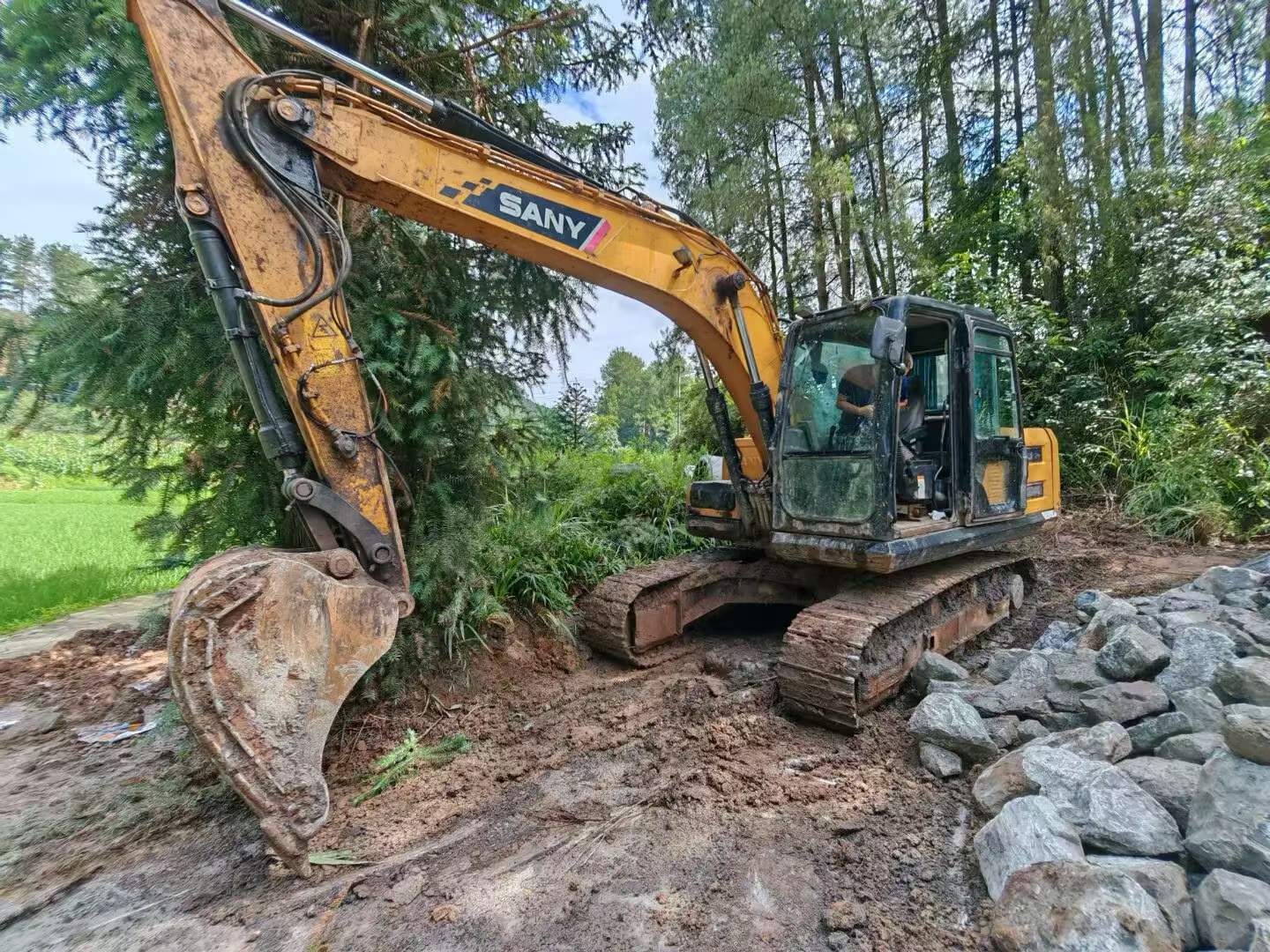 Buy Sany SY135 Used Excavator / 3