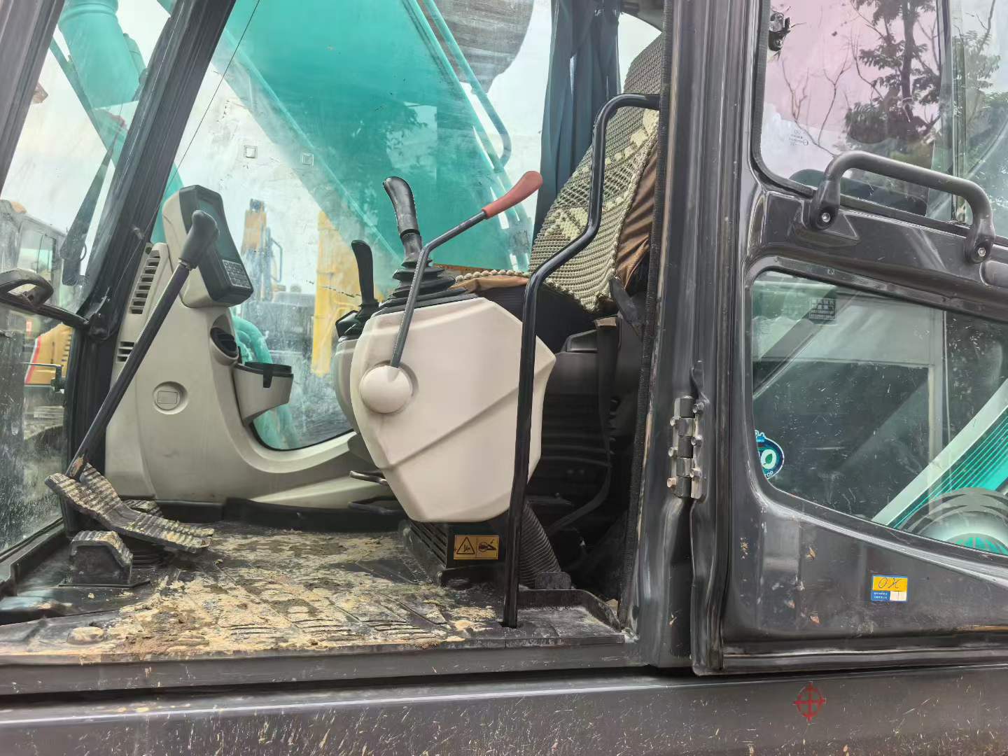 Buy Kobelco SK200-10 Used Excavator / 4
