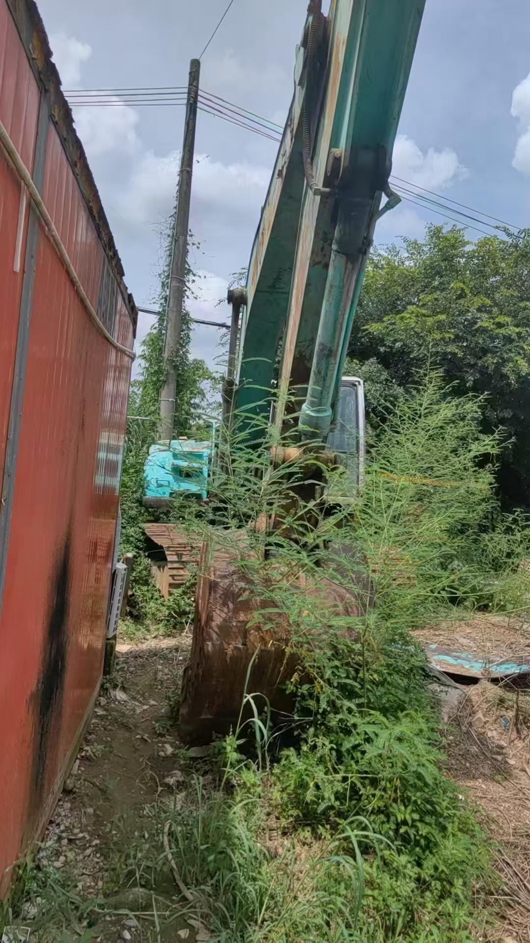 Buy Kobelco SK200-5.5 Used Excavator / 2