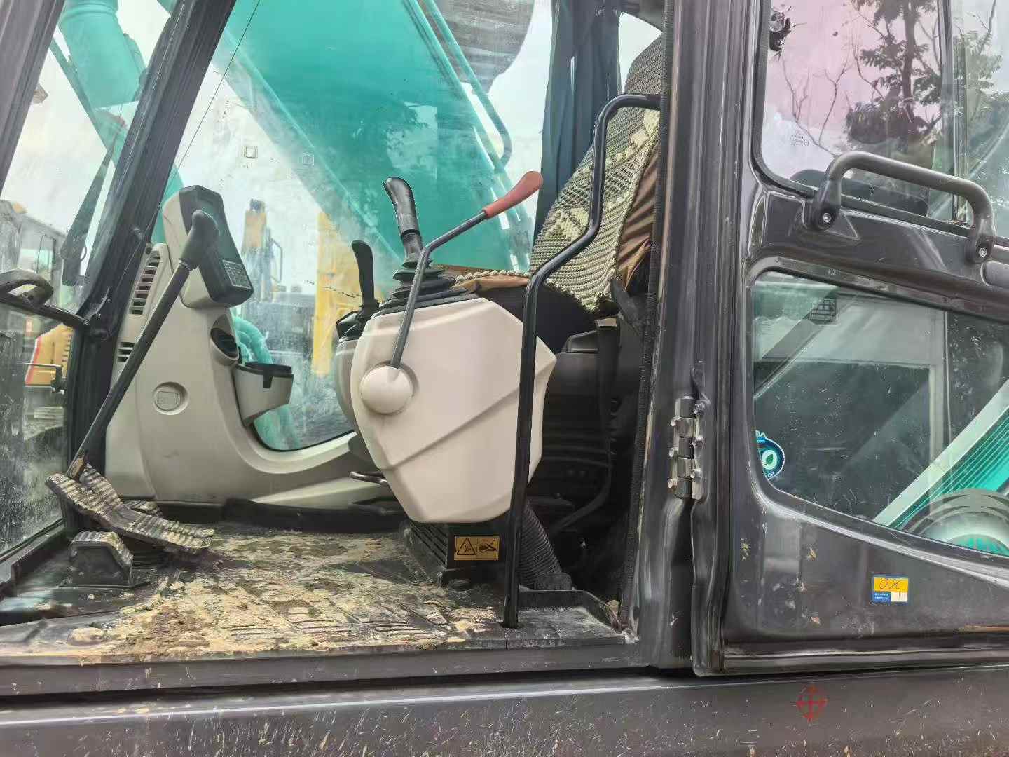 Buy Kobelco SK200-10 Used Excavator / 4
