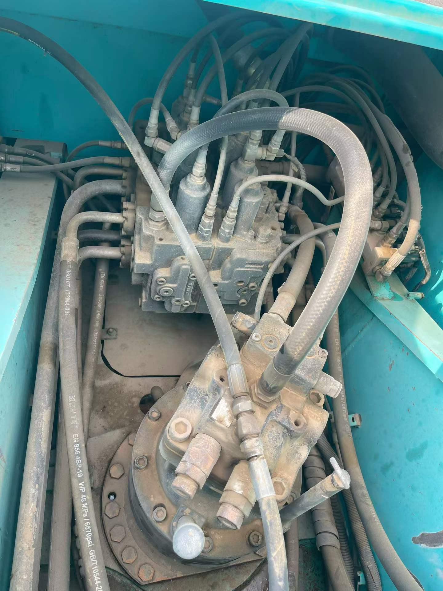 Buy Kobelco SK200 Used Excavator / 8
