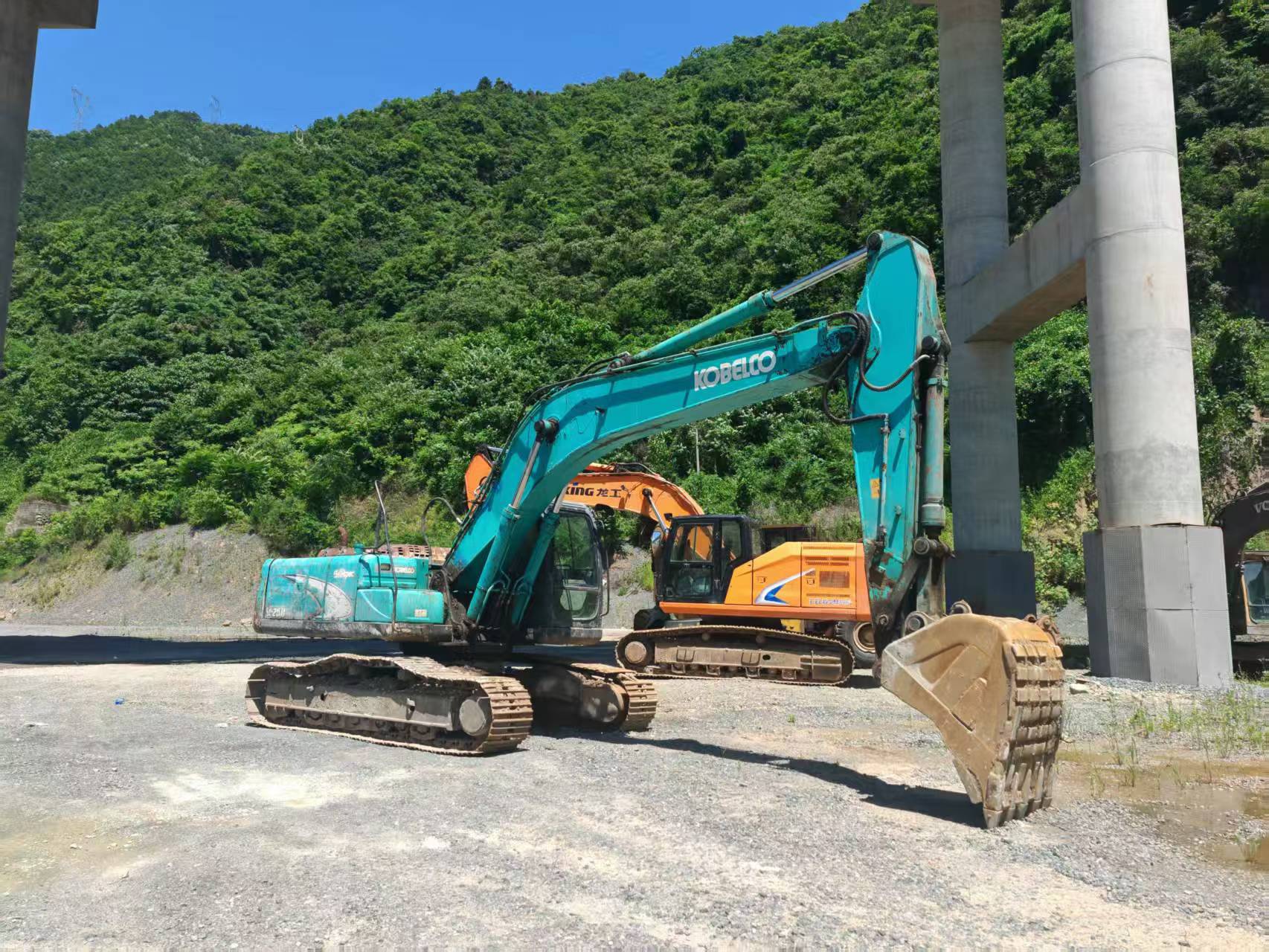 Buy Kobelco SK250-6 Used Excavator / 3