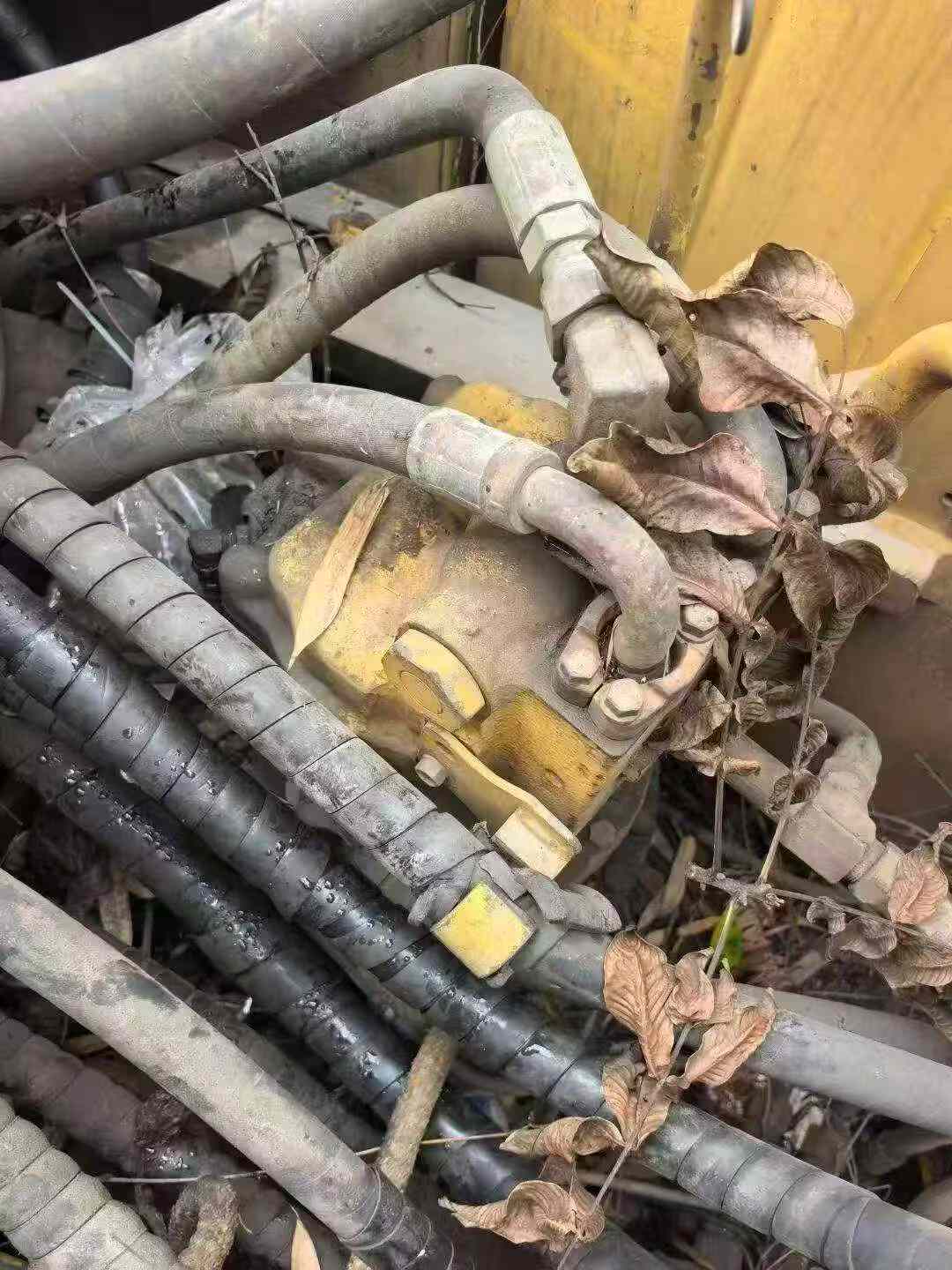 Buy Komatsu PC220-8 Used Excavator / 6