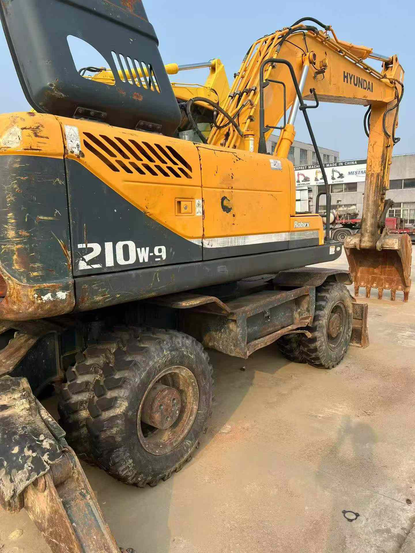 Buy Hyundai R210W Used Excavator / 5