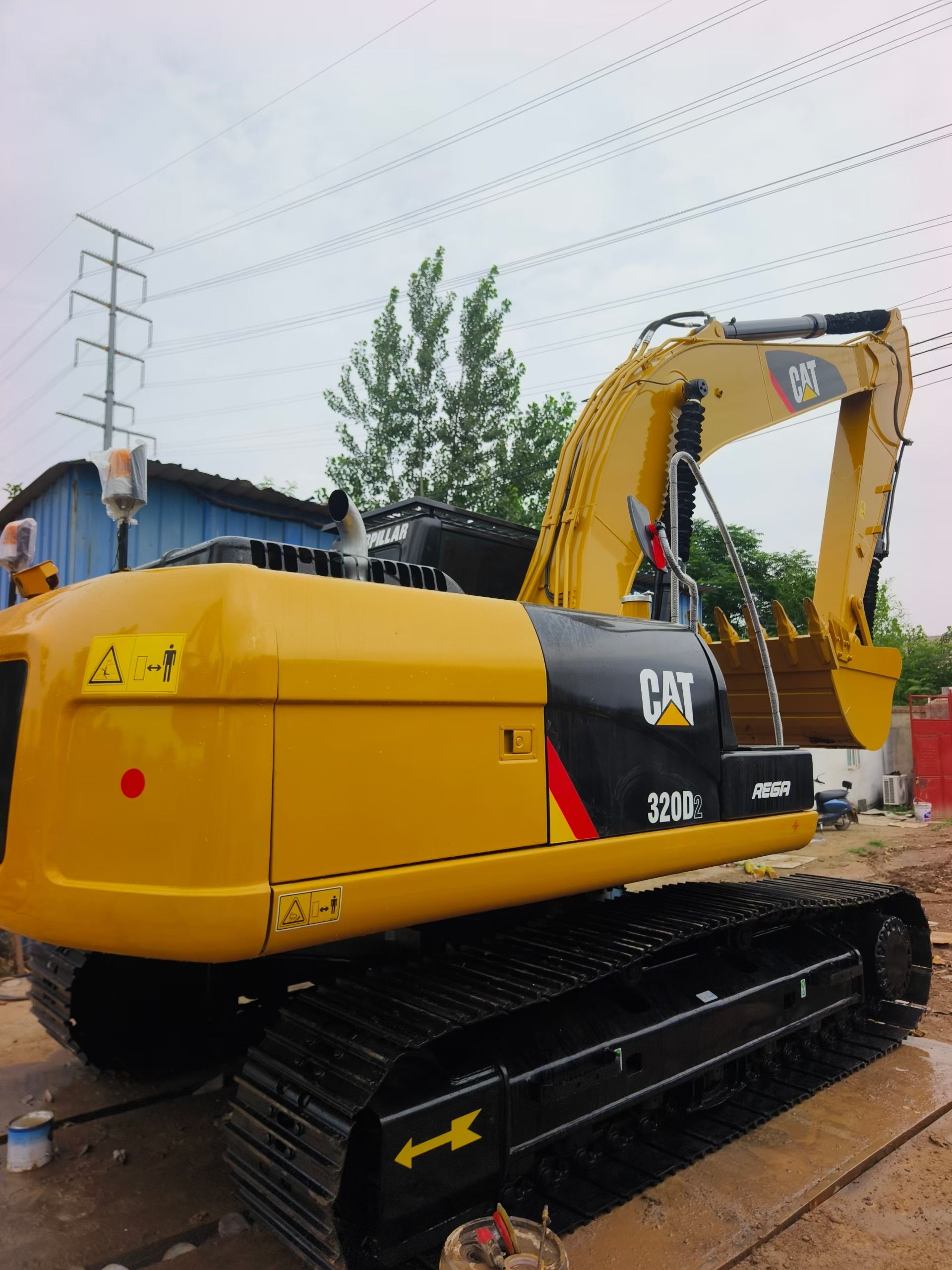 Buy Caterpillar 320D Used Excavator / 8