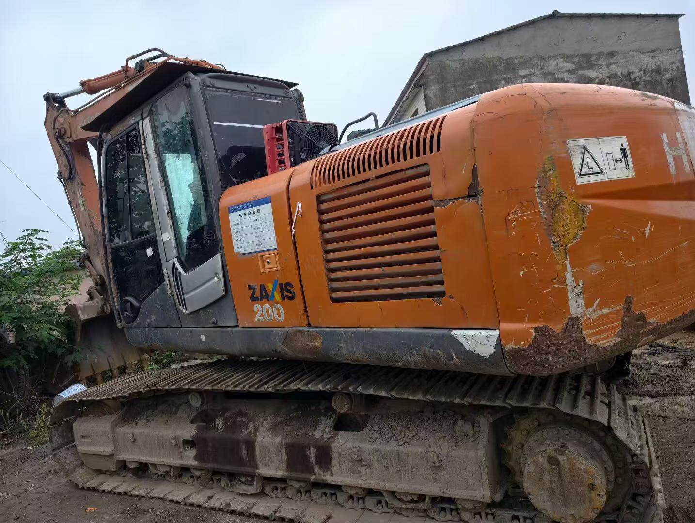 Buy Hitachi EX200-3 Used Excavator / 8