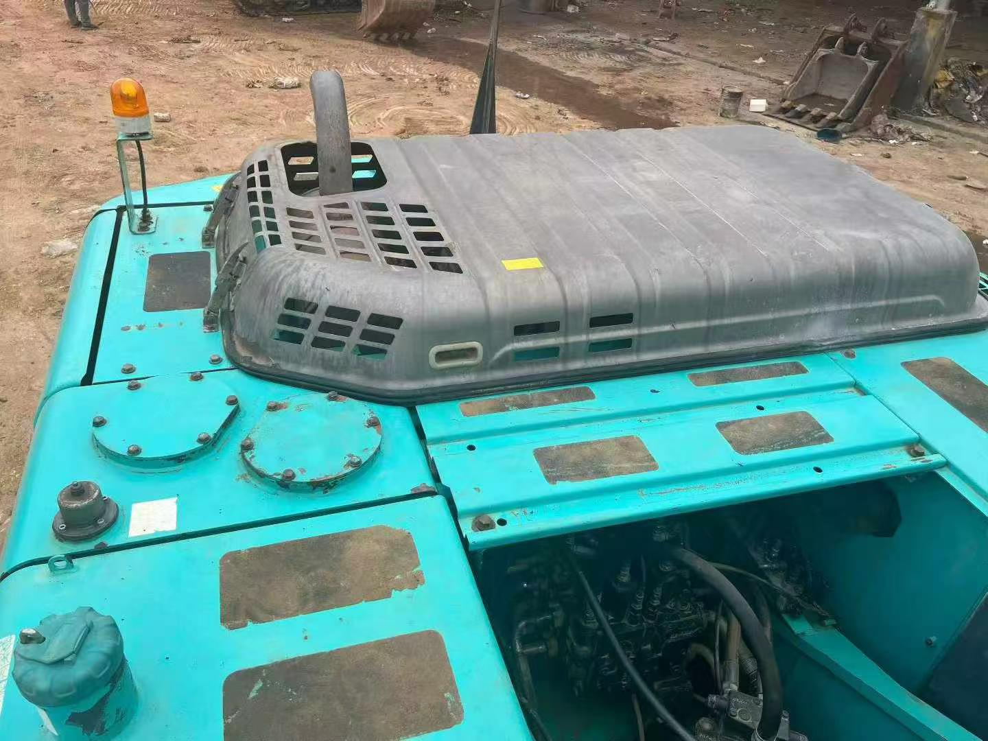Buy Kobelco SK200-2 Used Excavator / 8