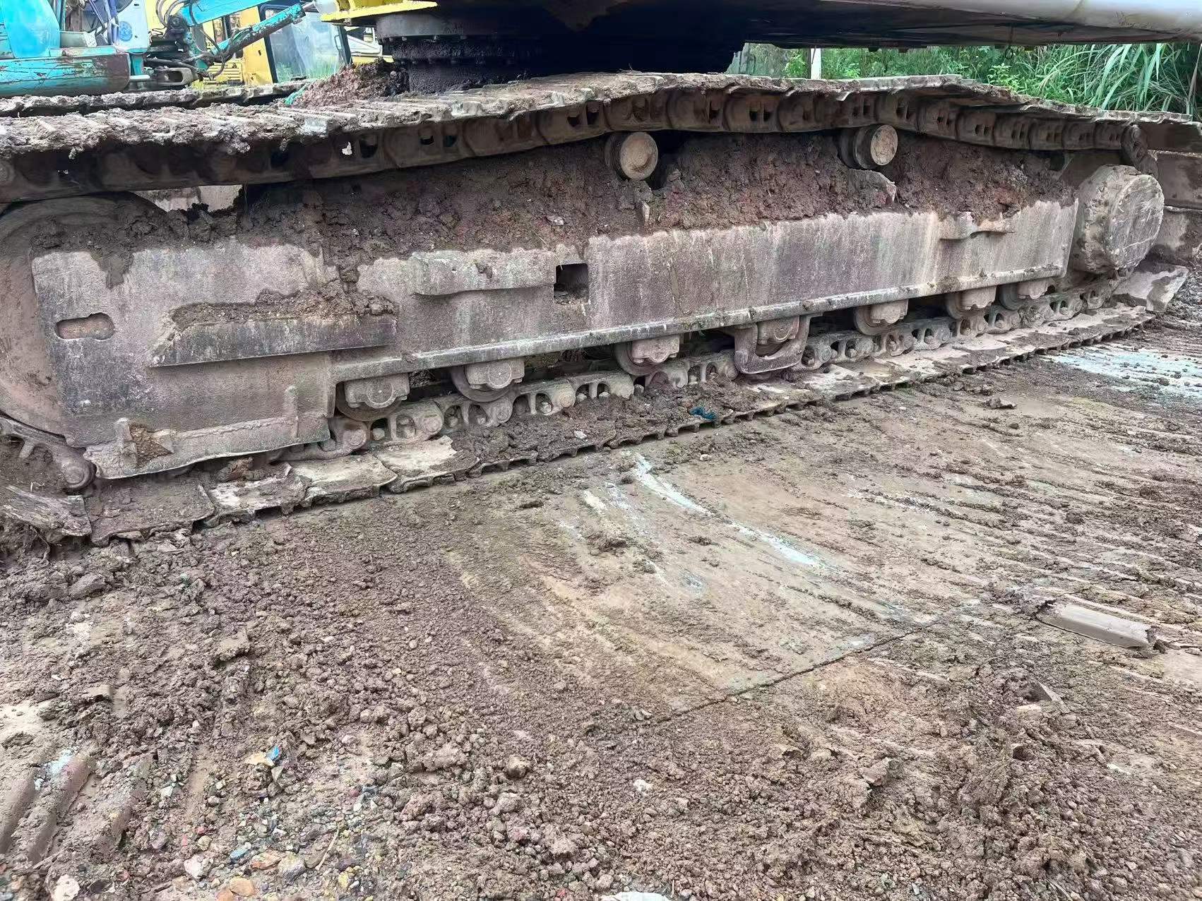 Buy Sumitomo SH200A1 Used Excavator / 3