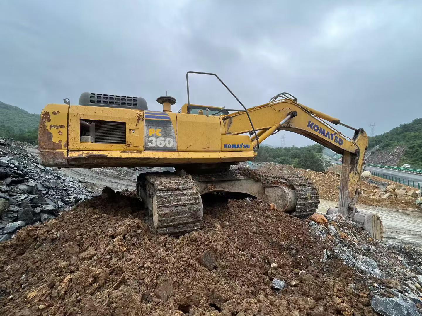 Buy Caterpillar 320D Used Excavator / 9