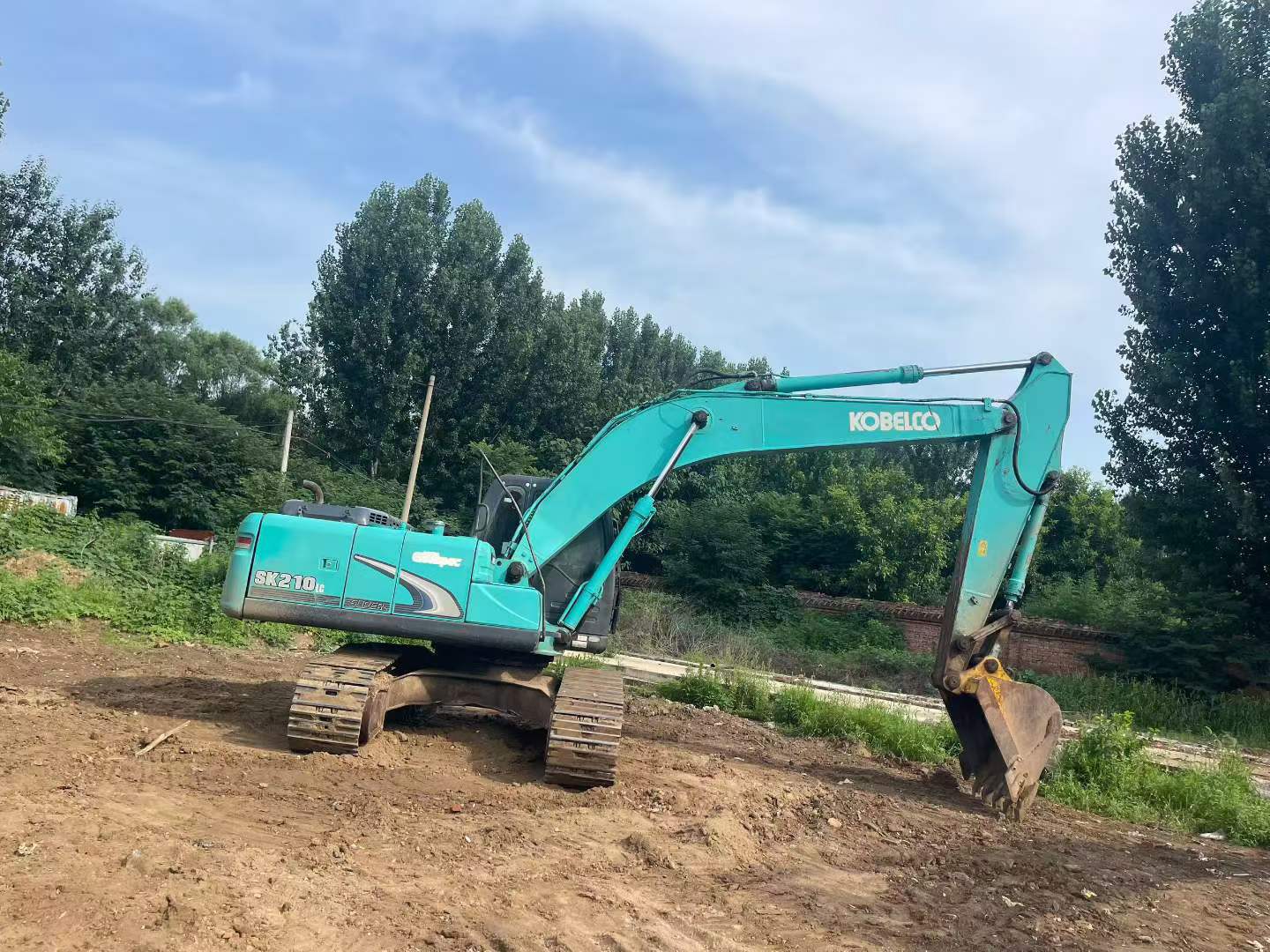 Buy Kobelco SK200 Used Excavator / 2