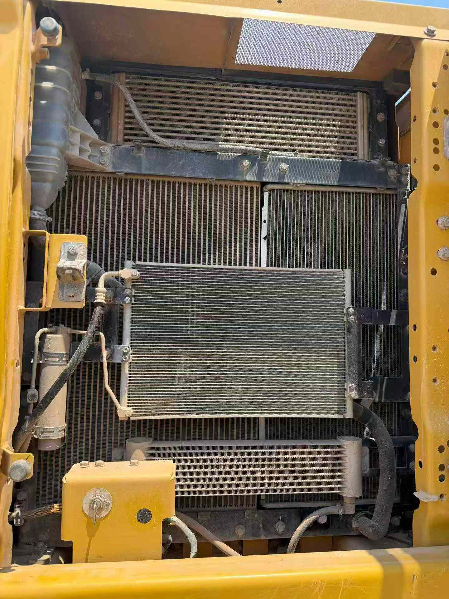Buy Caterpillar 323 Used Excavator / 8