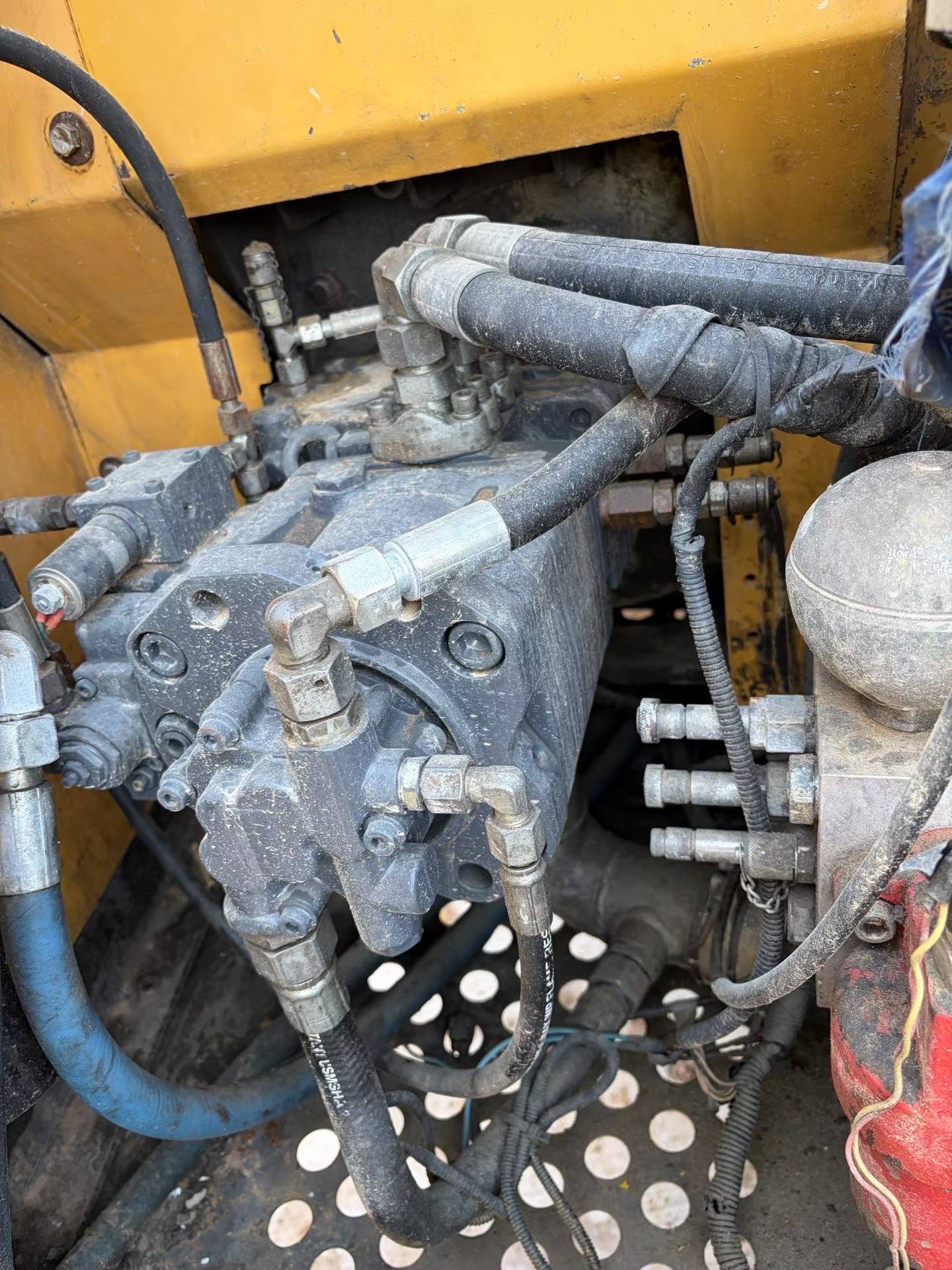 Buy XCMG XE135B Used Excavator / 9