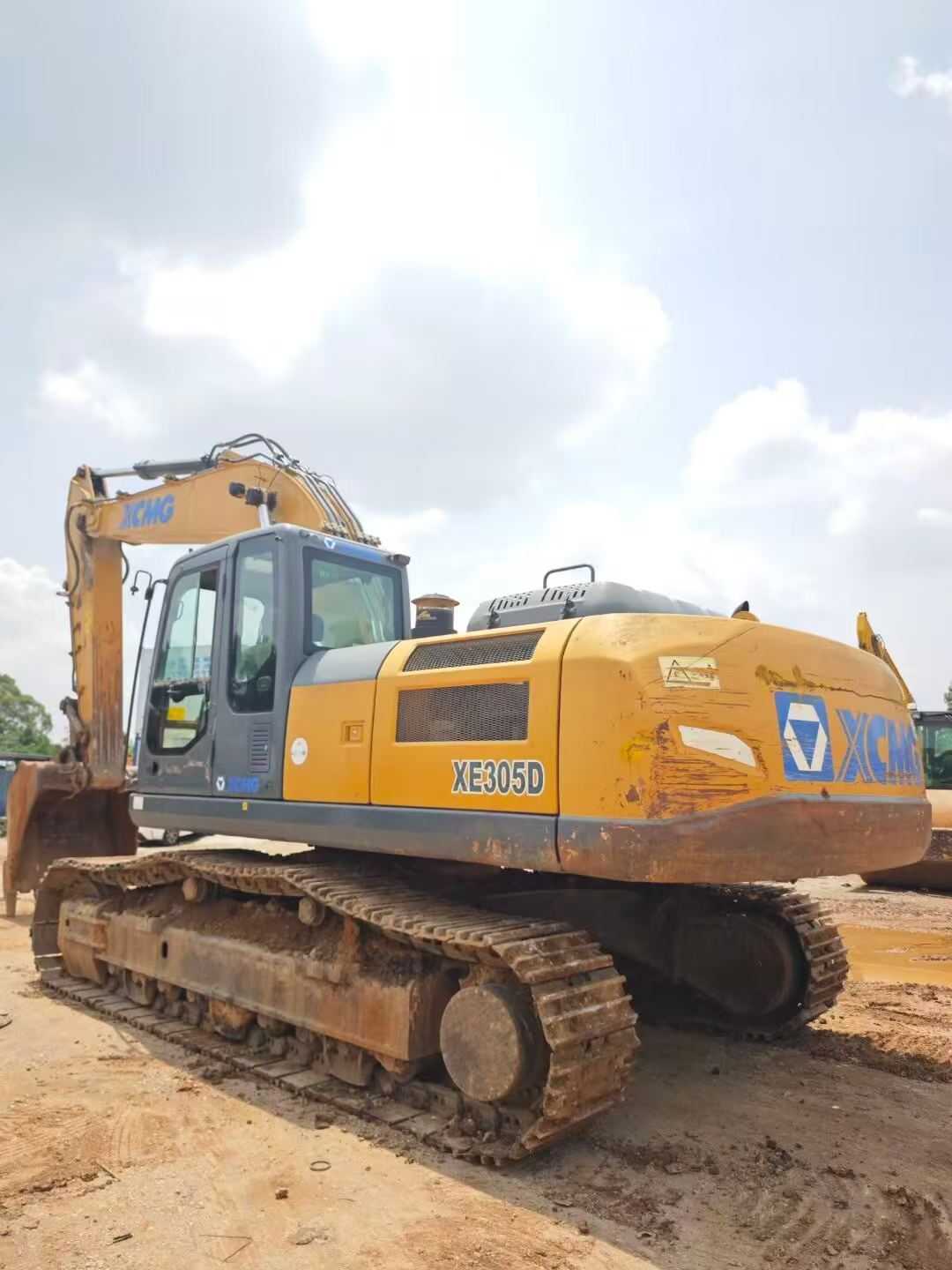 Buy XCMG XE305D Used Excavator / 2