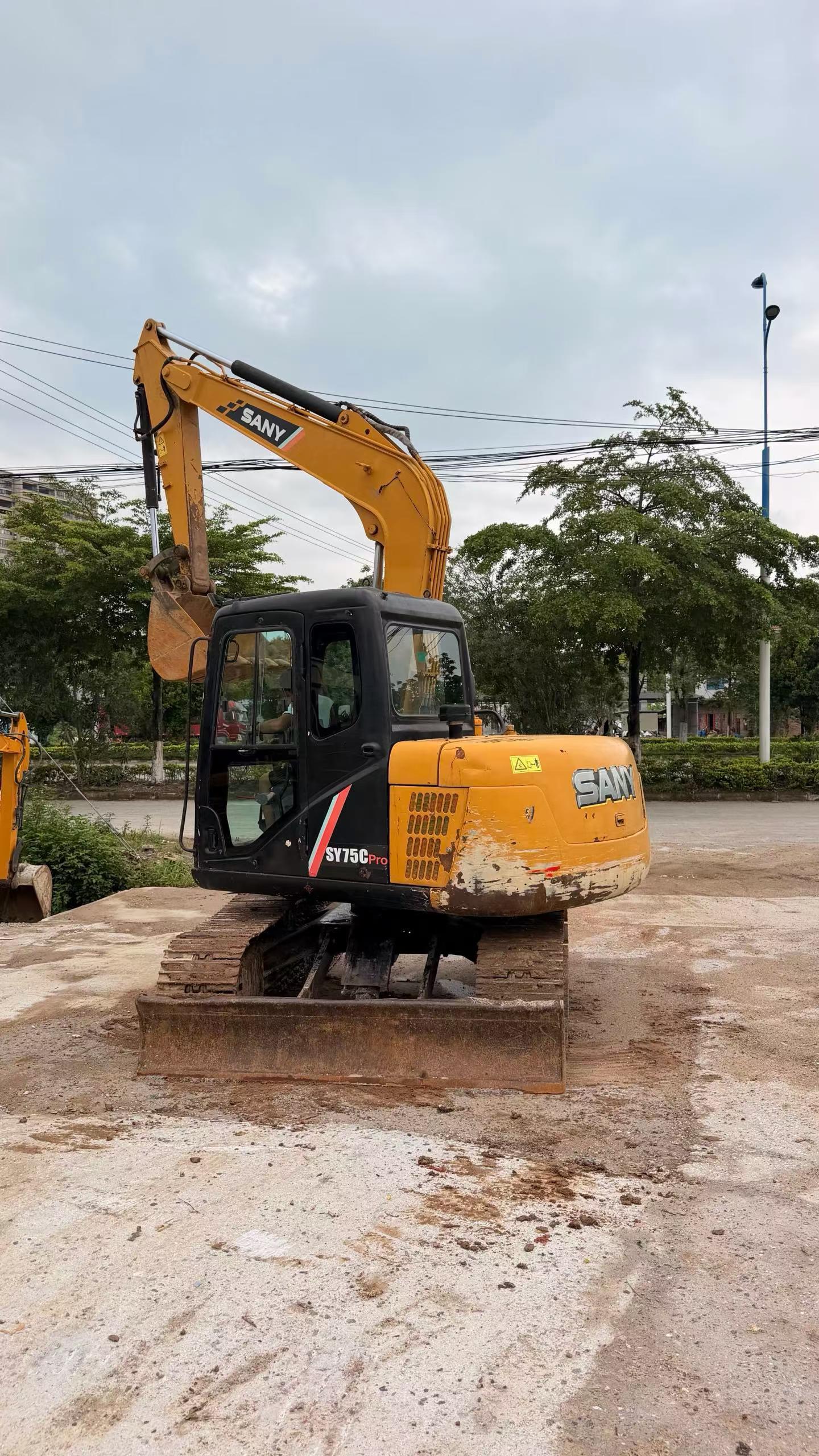 Buy Sany SY75C-8 Used Excavator / 2