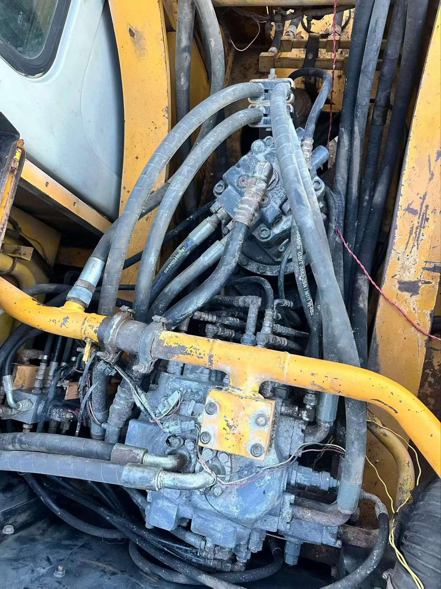 Buy Kato 820-3SP Used Excavator / 3