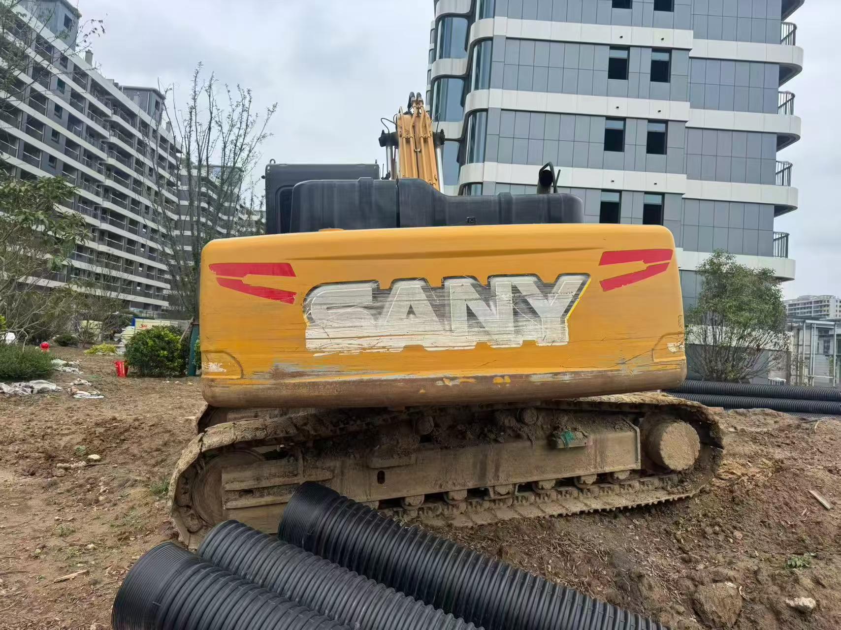 Buy Sany SY215C-8 Used Excavator / 3